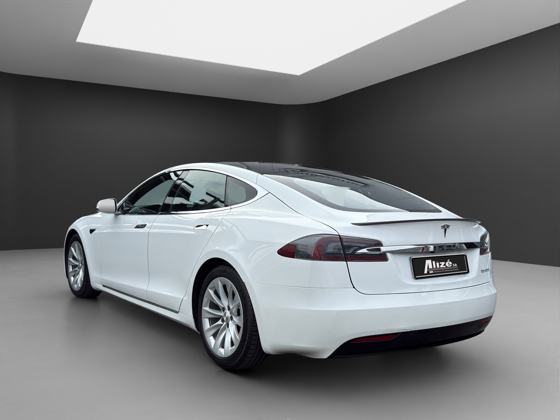 TESLA Model S Performance-image-4