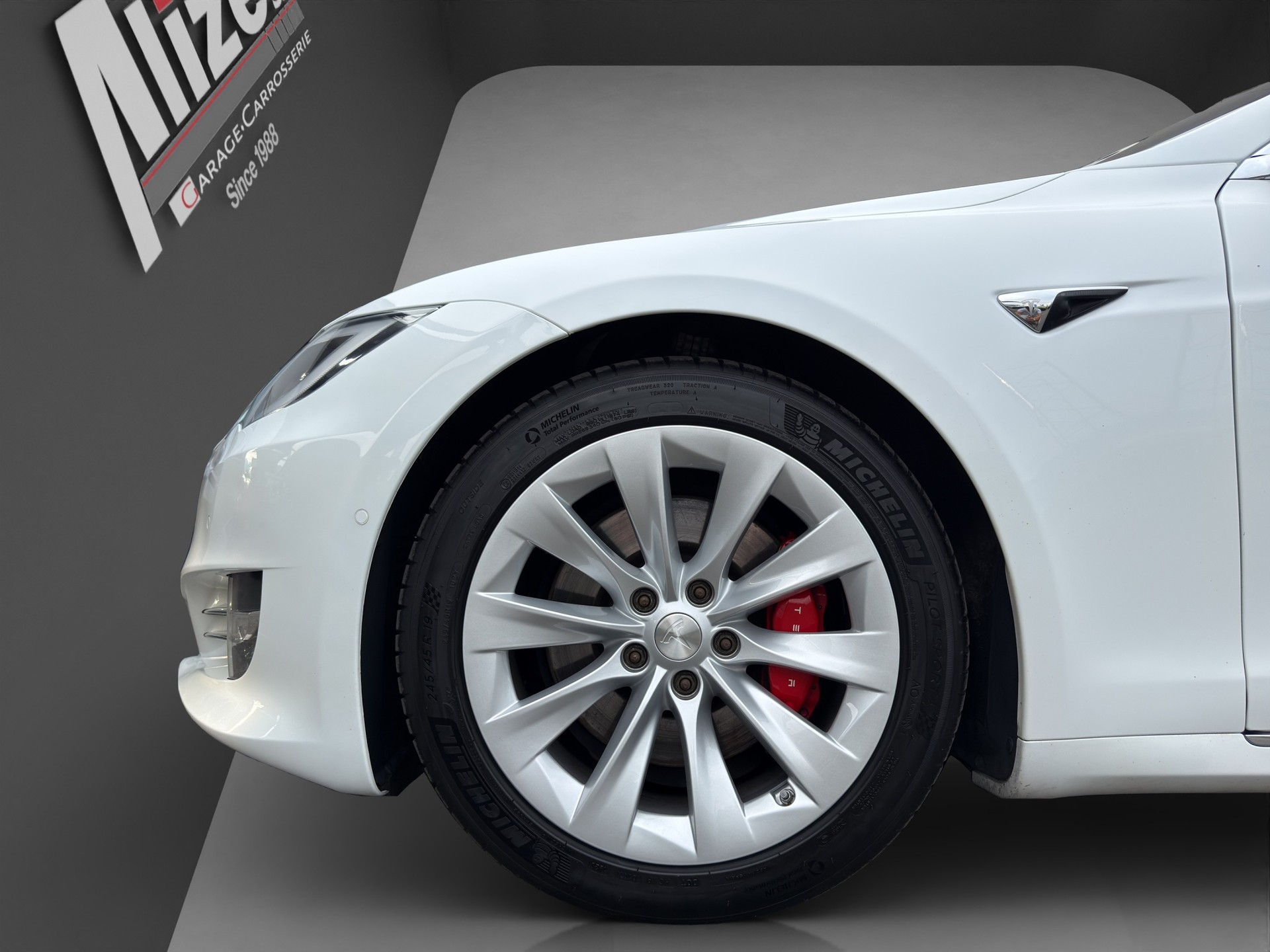 TESLA Model S Performance-image-18
