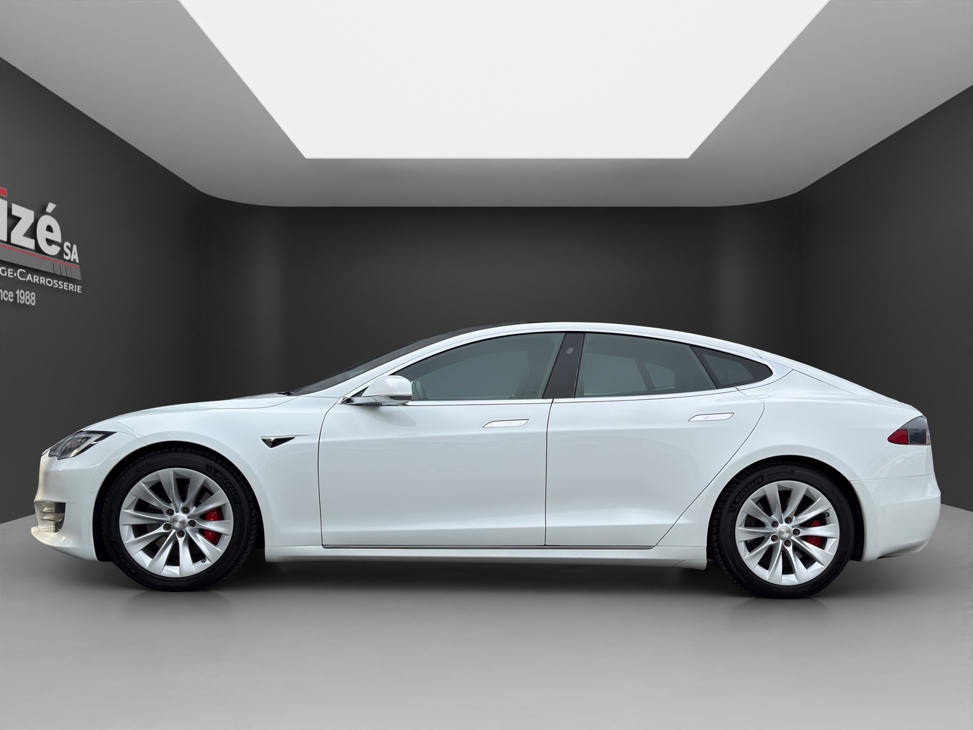 TESLA Model S Performance-image-3