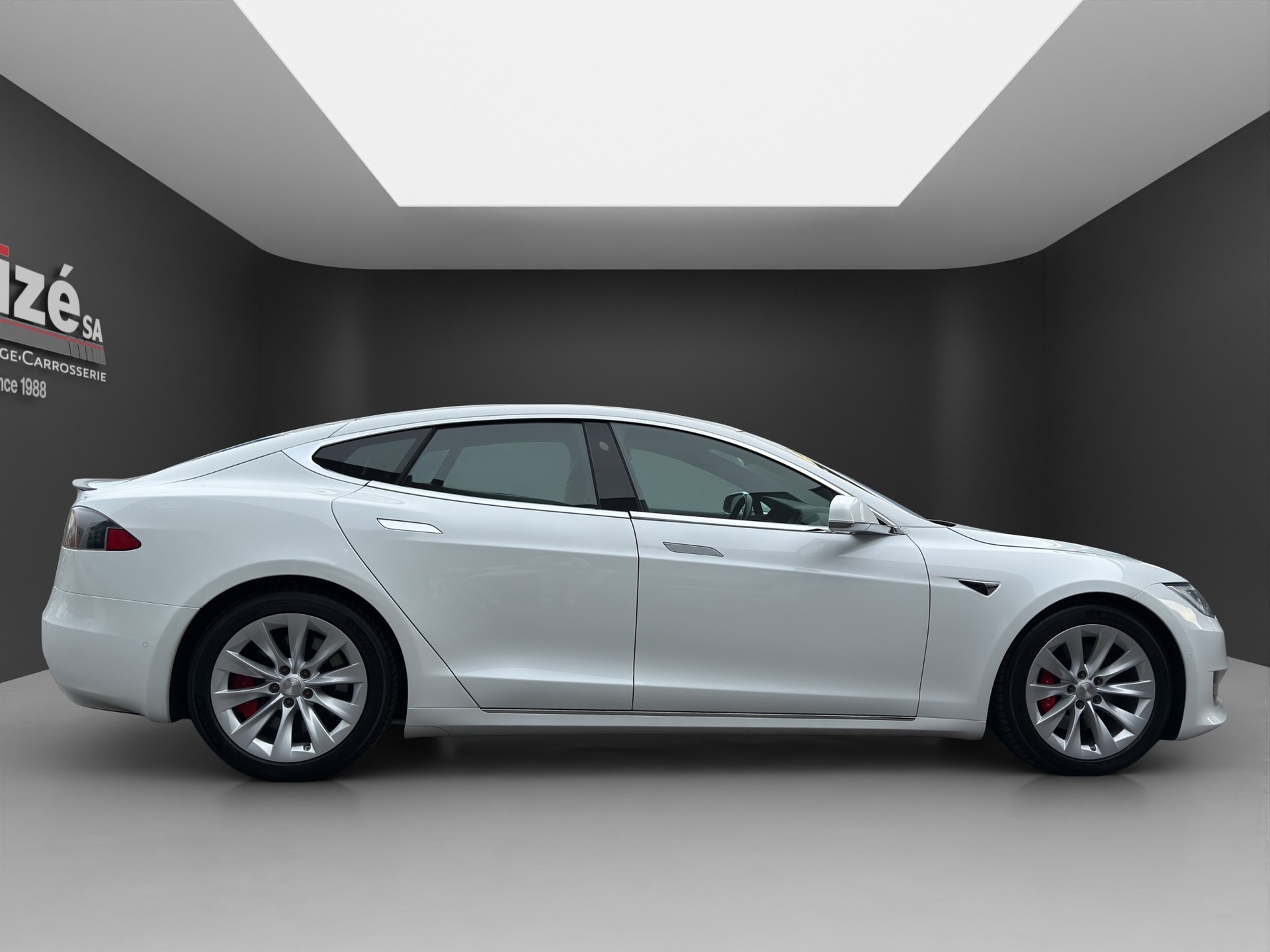 TESLA Model S Performance-image-7