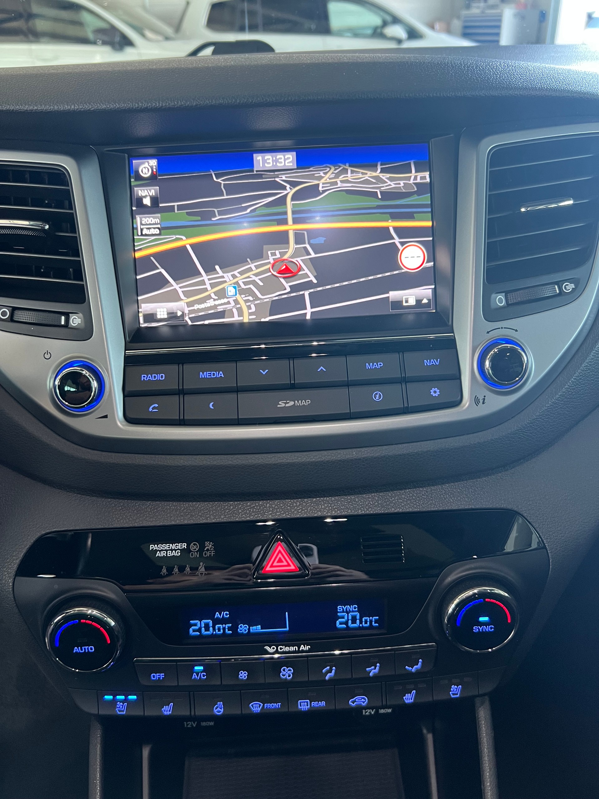 HYUNDAI Tucson 2.0 CRDI Vertex 4WD Automatic**Panodach,Sitzbelüftung,Rückfahrtkamera,Frisch ab MFK**-image-14