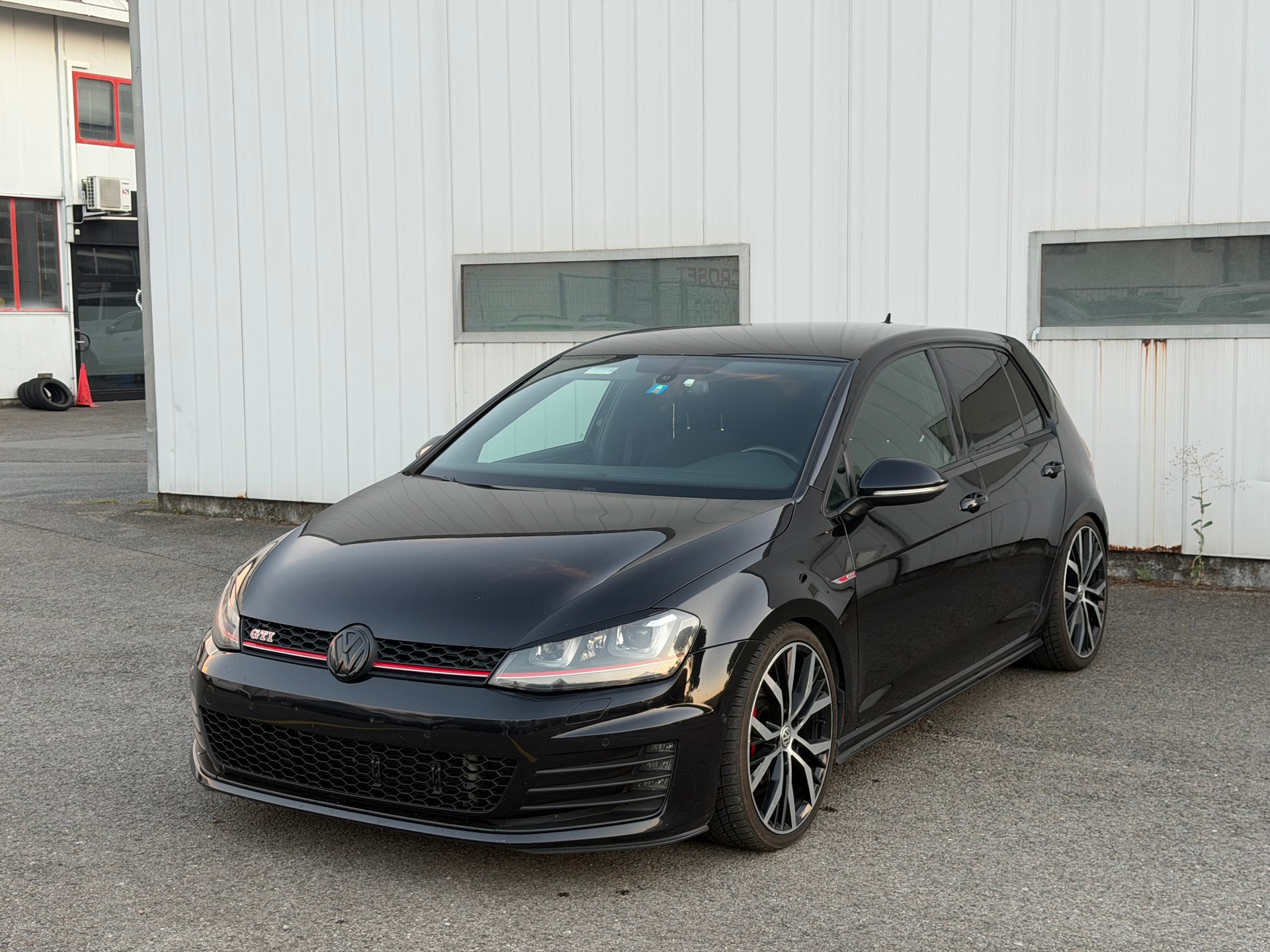 VW Golf 2.0 TSI GTI Performance DSG-image-0