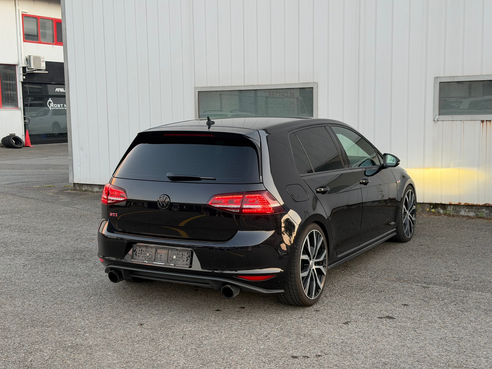 VW Golf 2.0 TSI GTI Performance DSG-image-4