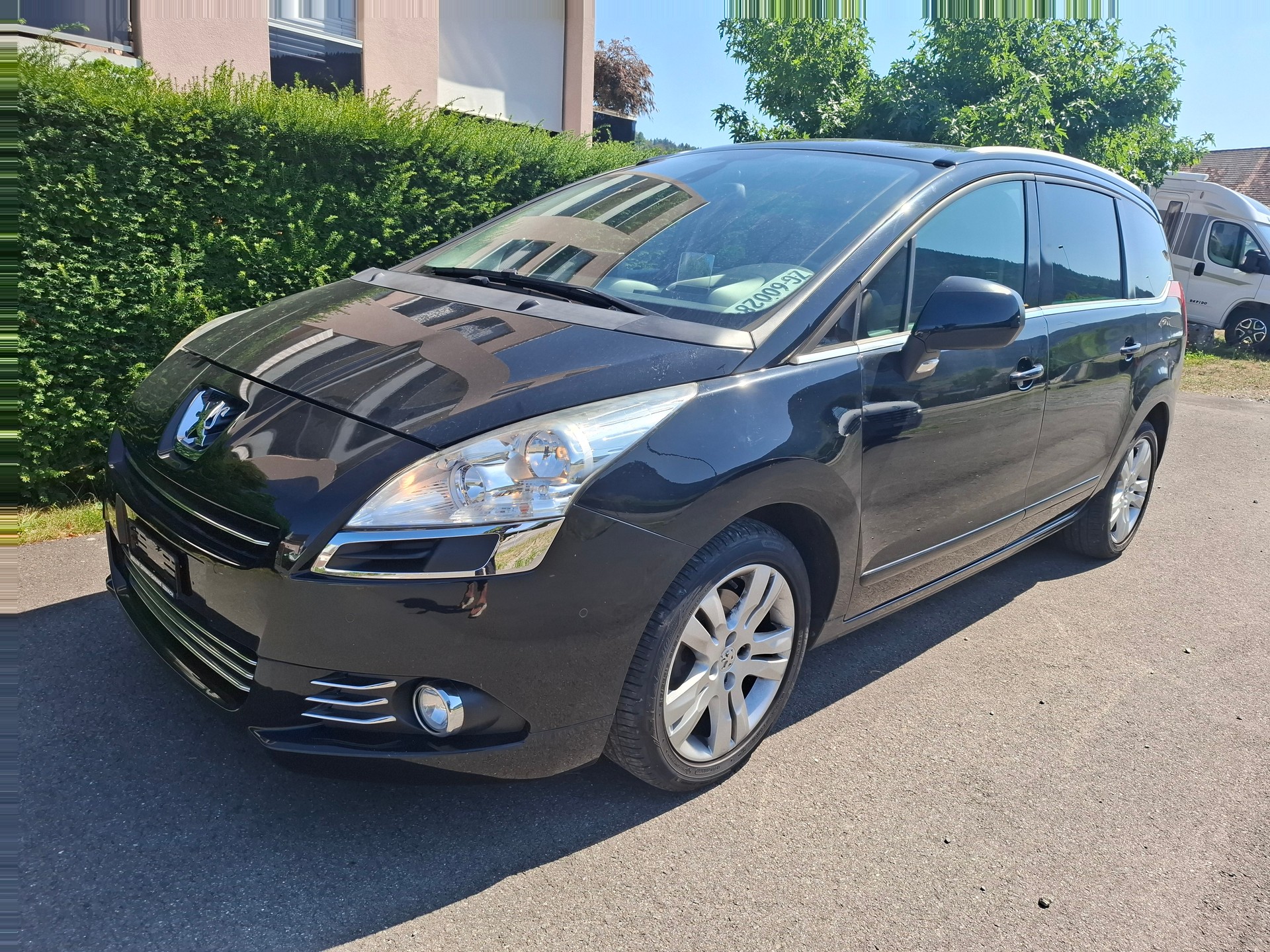 PEUGEOT 5008 1.6 16V T Sport Pack Automatic-image-0