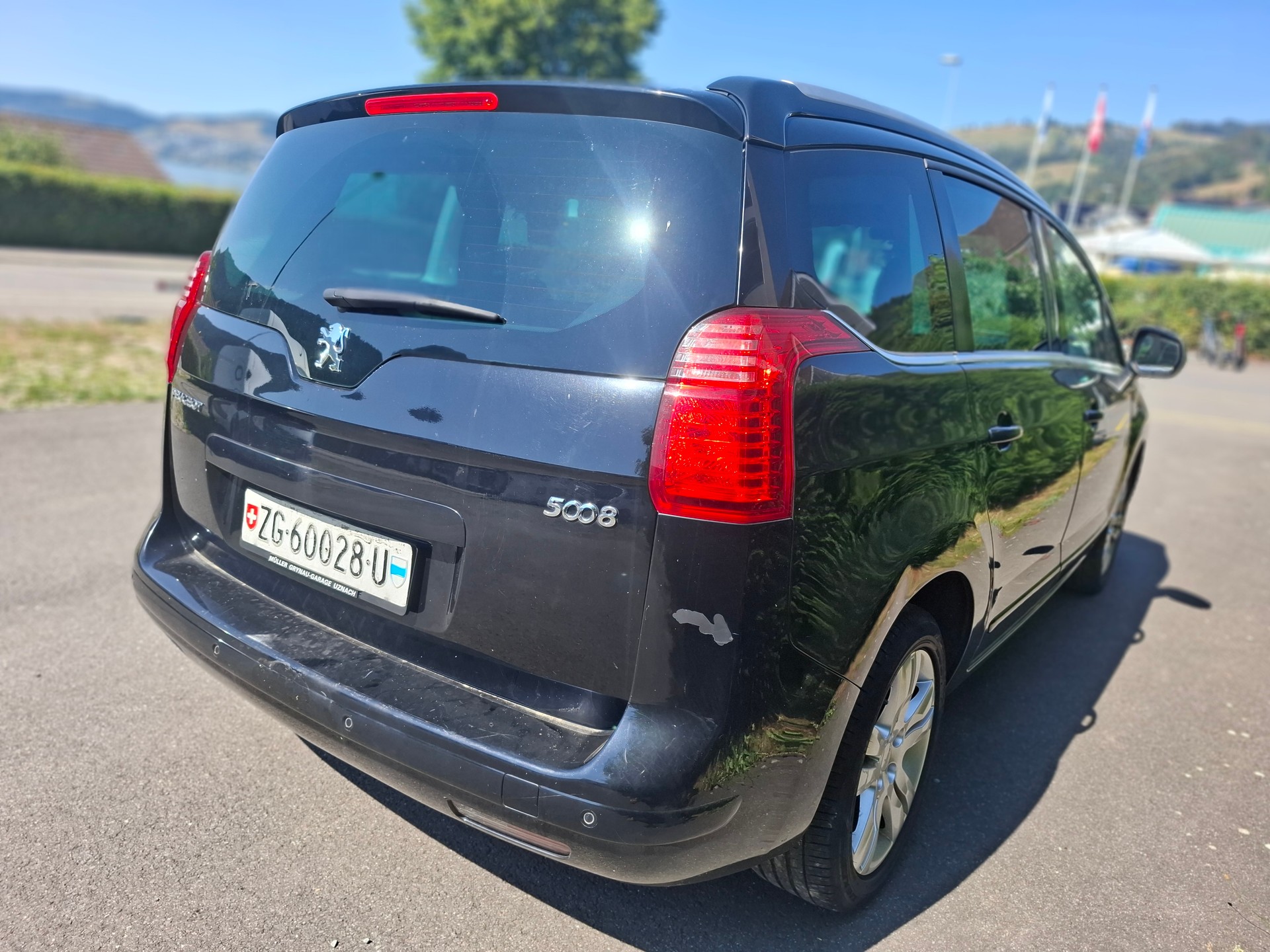 PEUGEOT 5008 1.6 16V T Sport Pack Automatic-image-2
