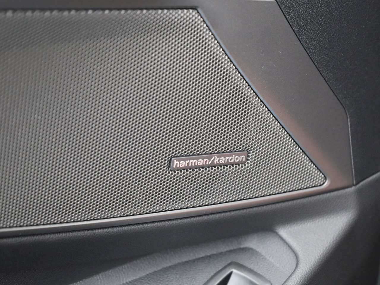 BMW M3 Touring xDrive Competition M-image-21