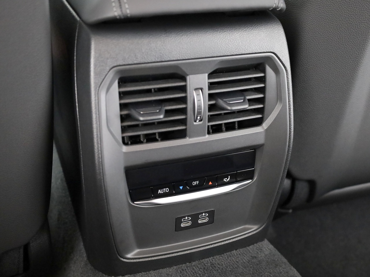 BMW M3 Touring xDrive Competition M-image-15