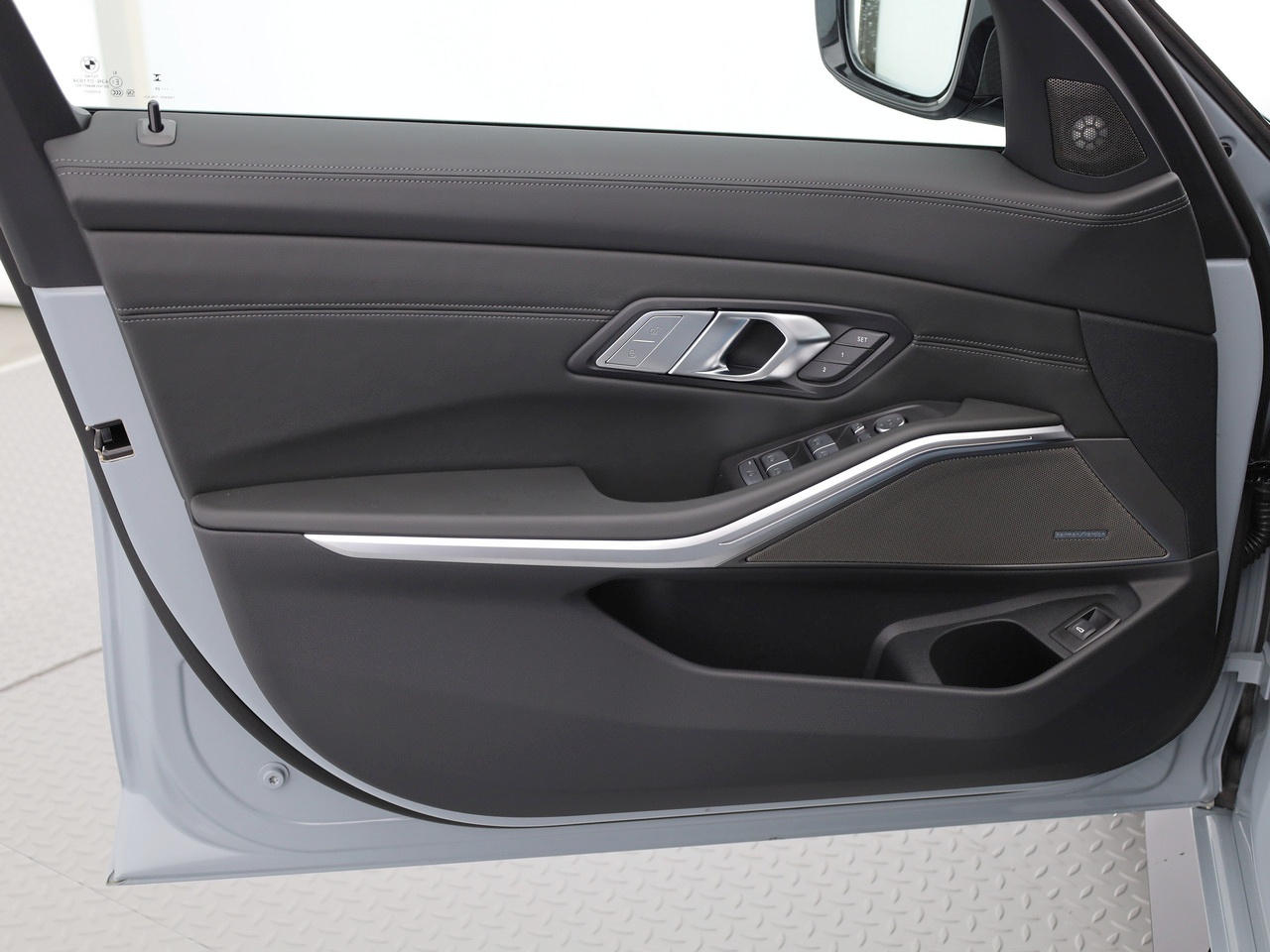 BMW M3 Touring xDrive Competition M-image-8
