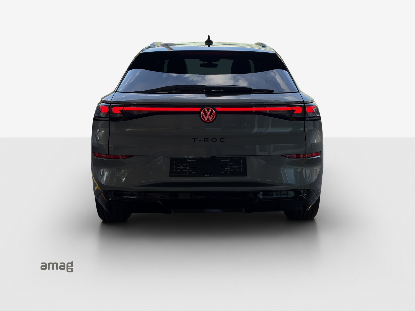 VW T-Roc 1.5 eTSI mHEV R-Line DSG-showroom-element-3