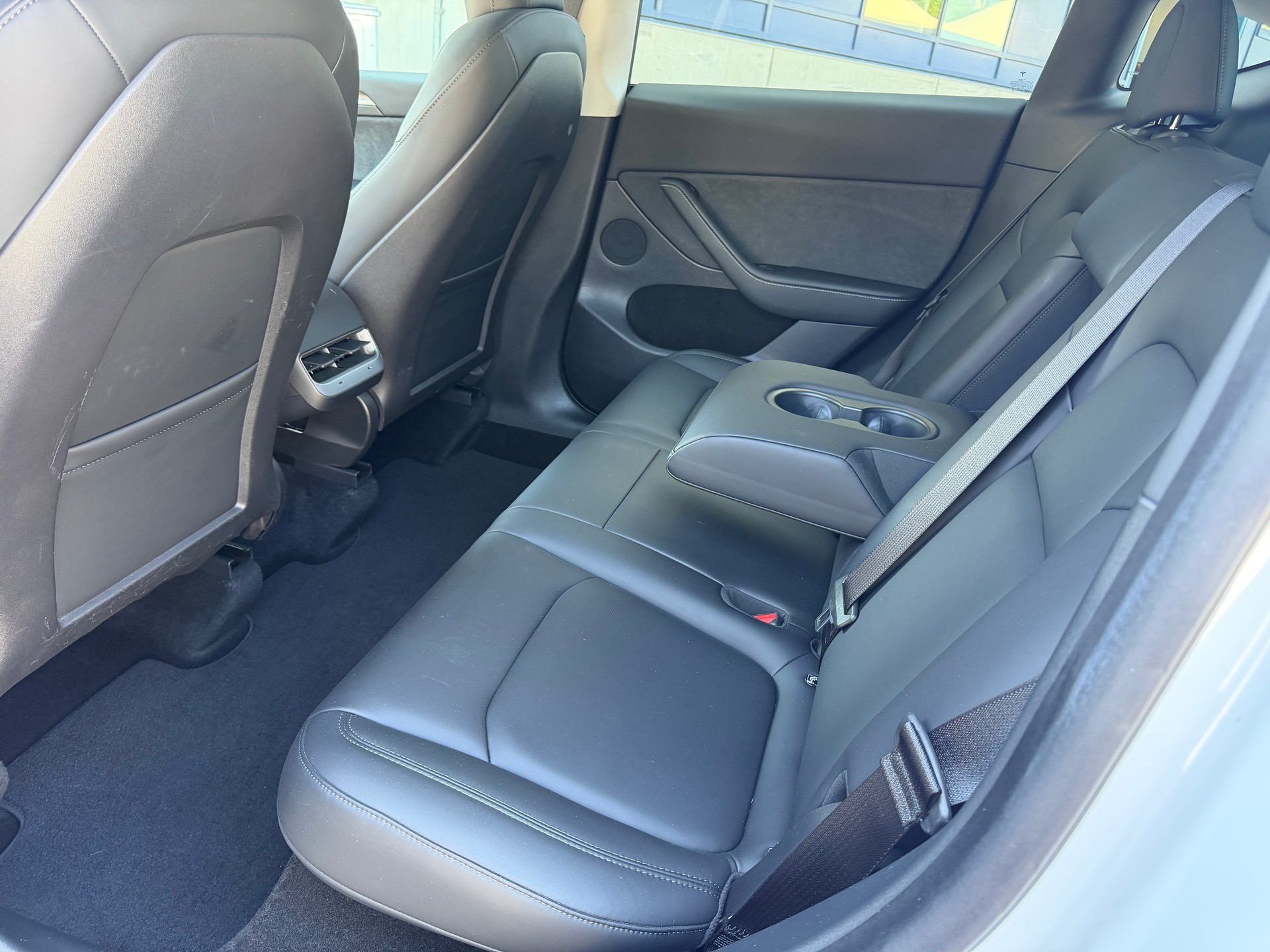 TESLA Model Y Long Range-image-10