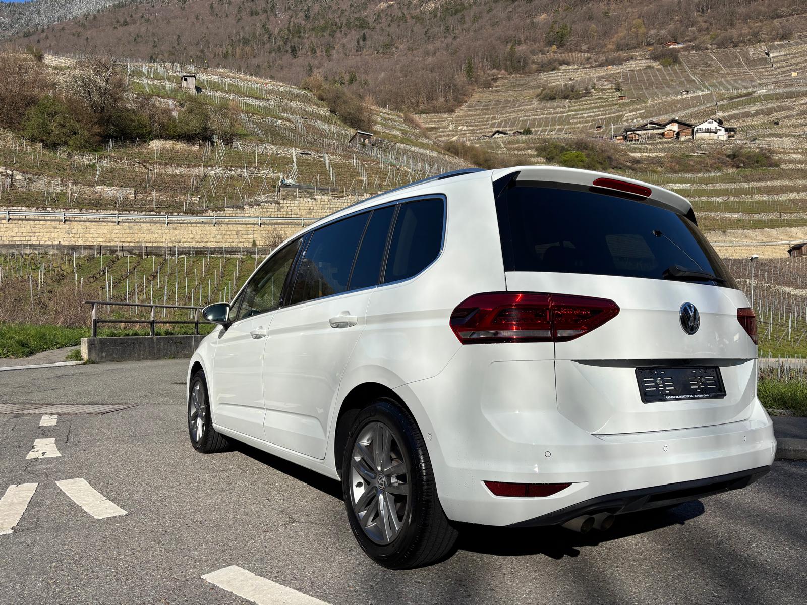 VW Touran 1.4 TSI BlueMotion Technology Sport DSG-image-3
