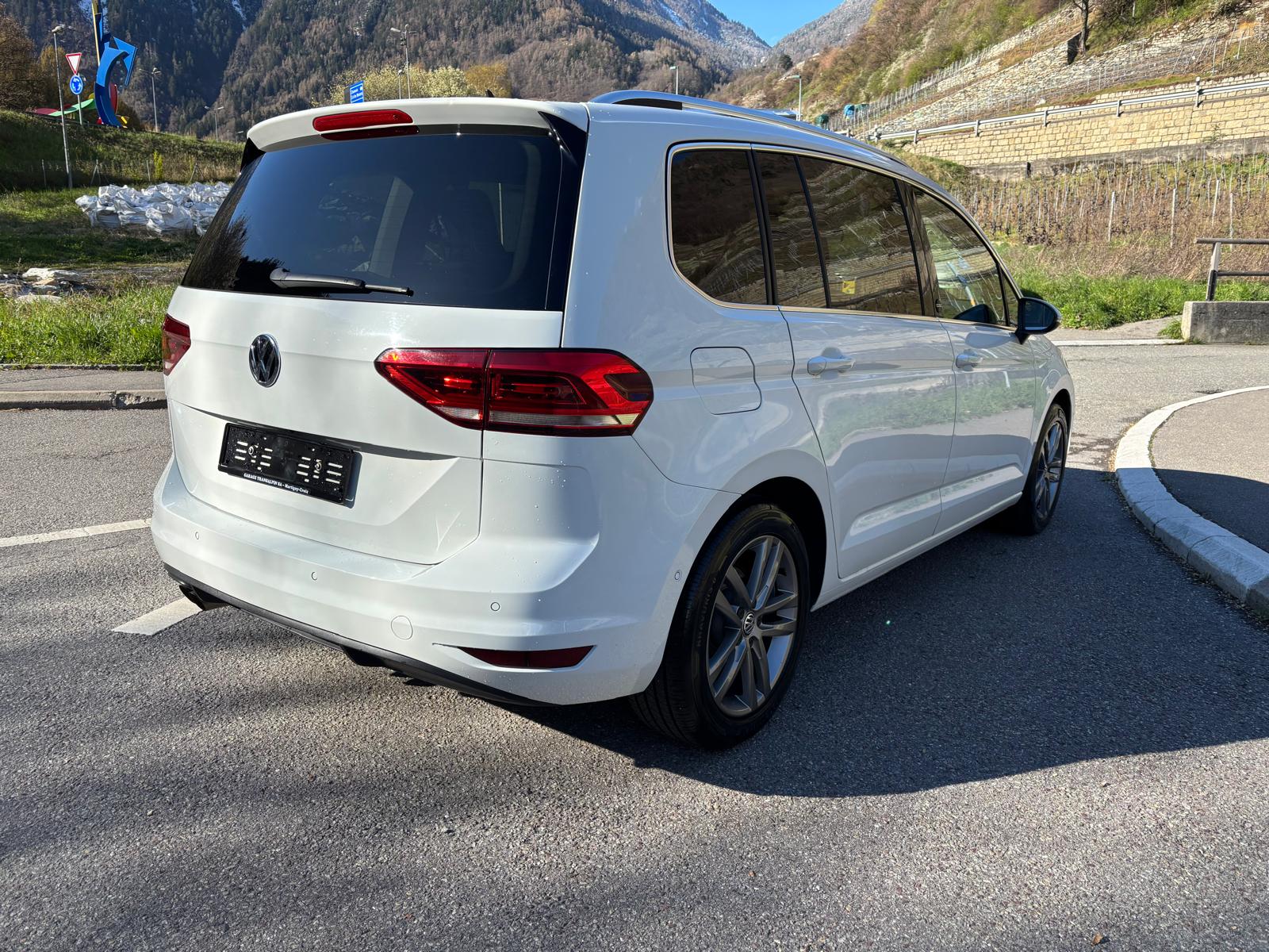 VW Touran 1.4 TSI BlueMotion Technology Sport DSG-image-9