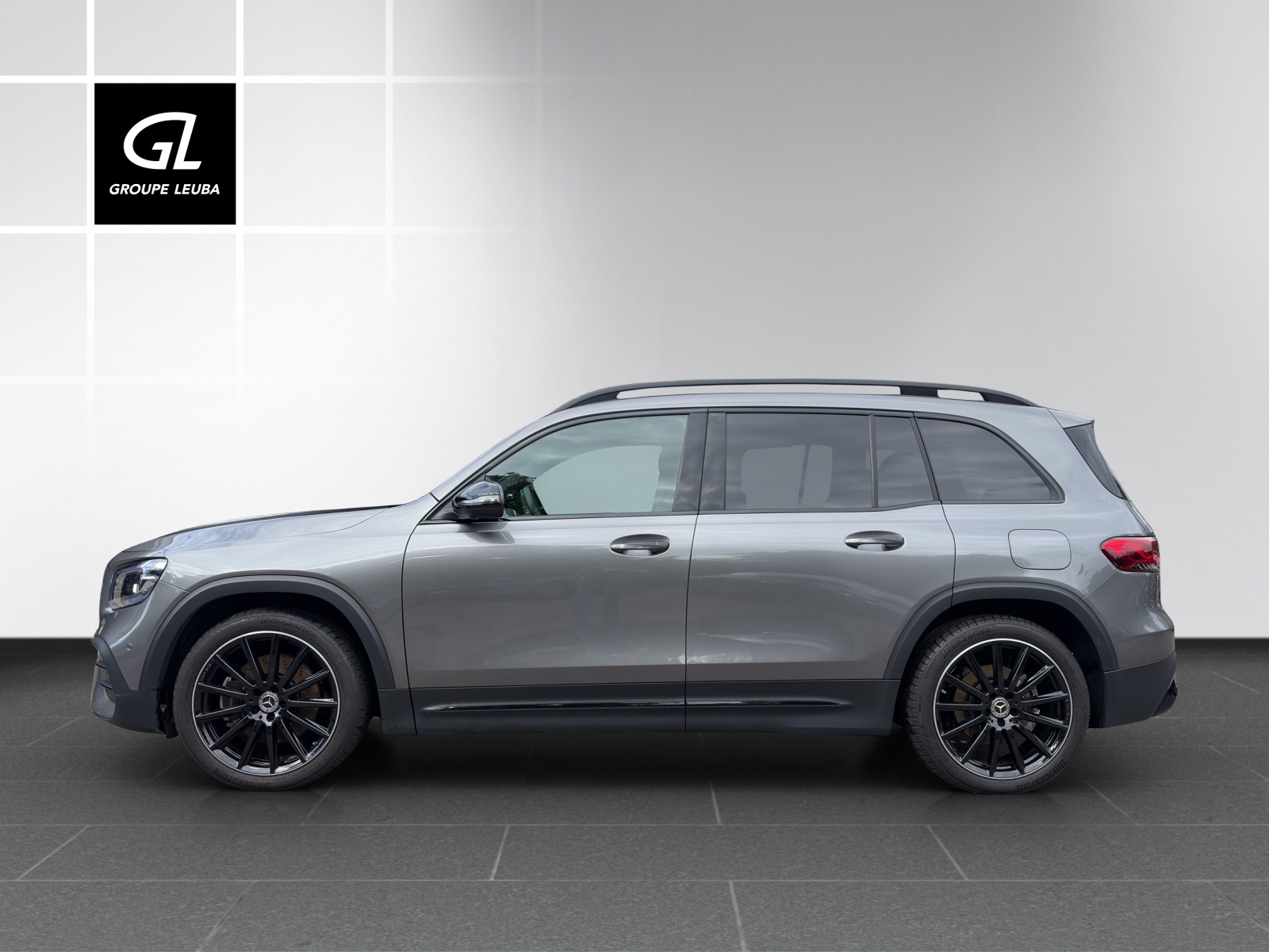 MERCEDES-BENZ GLB 250 4Matic 8G-Tronic-showroom-element-2