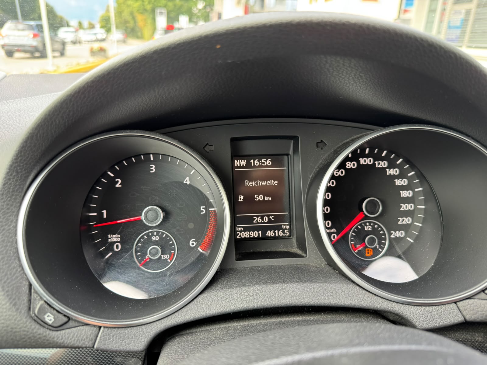 VW Golf 2.0 TDI Team 4Motion-image-11