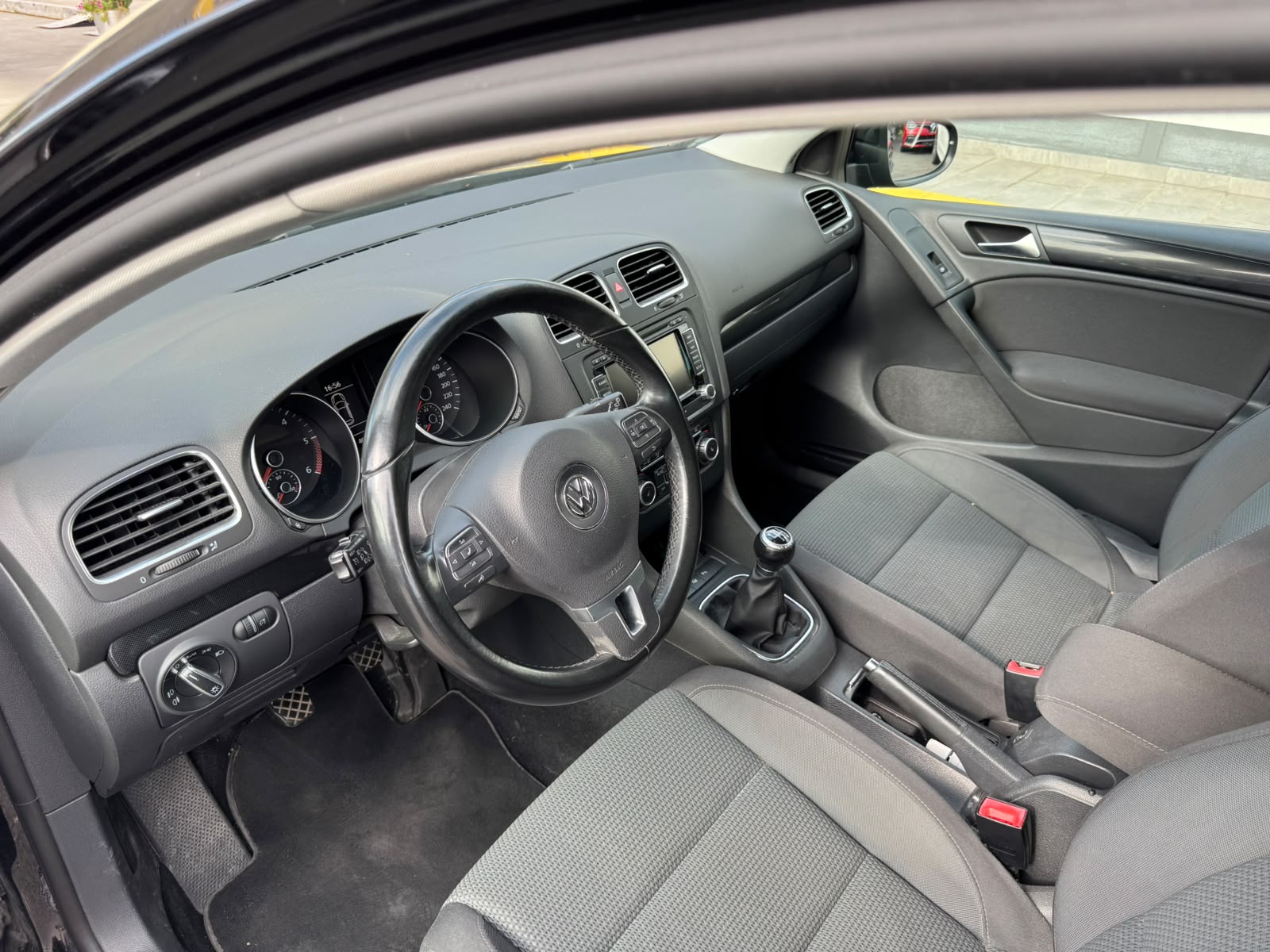 VW Golf 2.0 TDI Team 4Motion-image-8