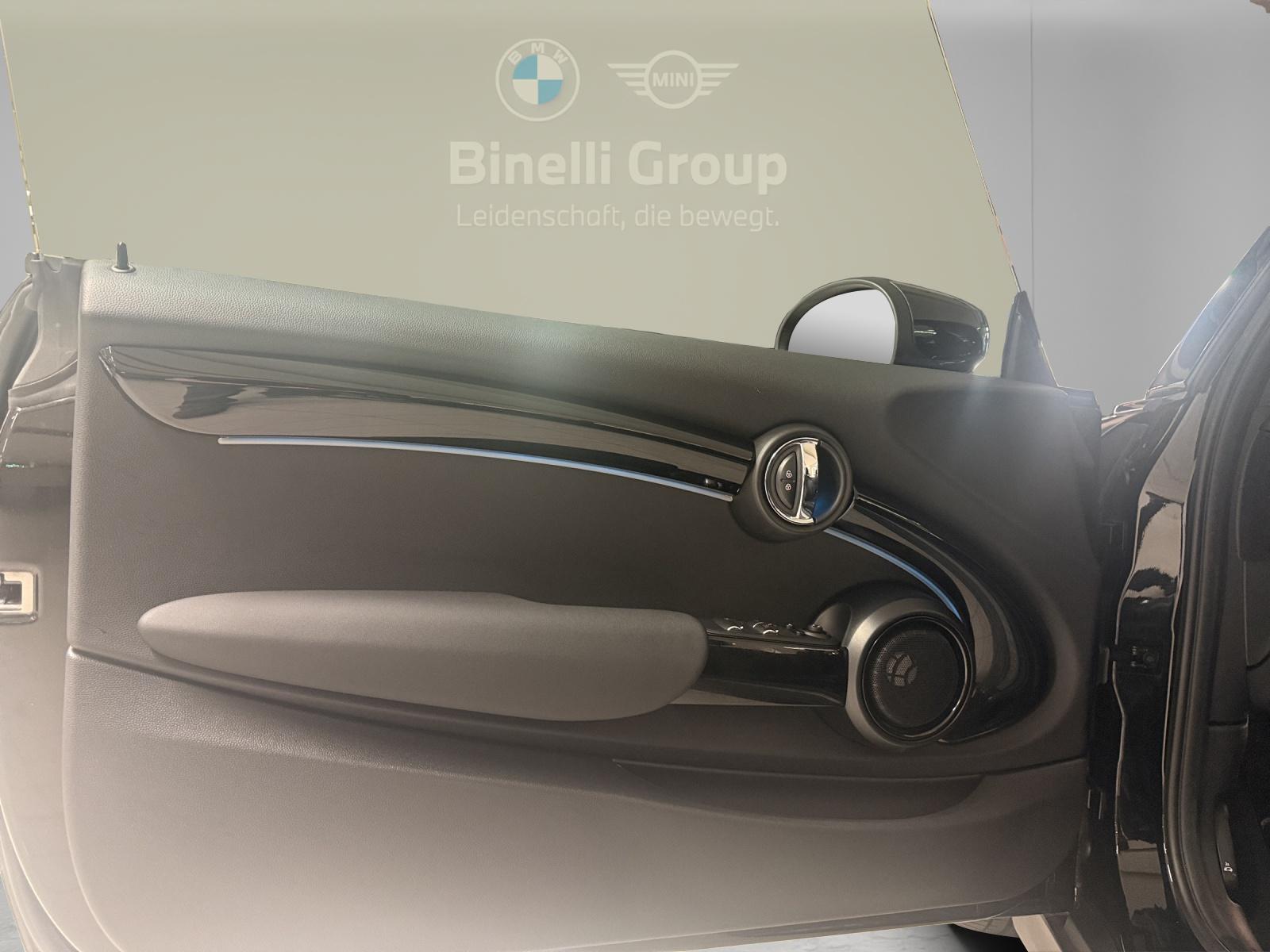 MINI Cabrio Cooper S-image-8