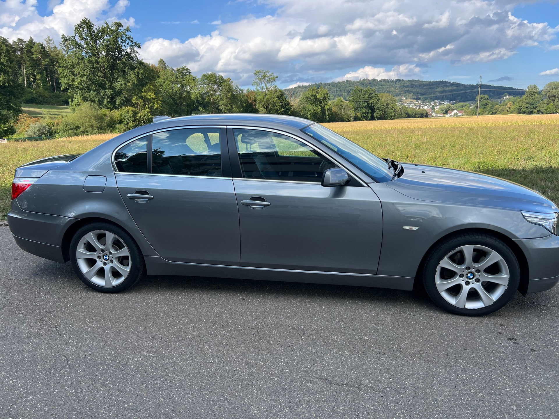 BMW 530xi Steptronic-image-1