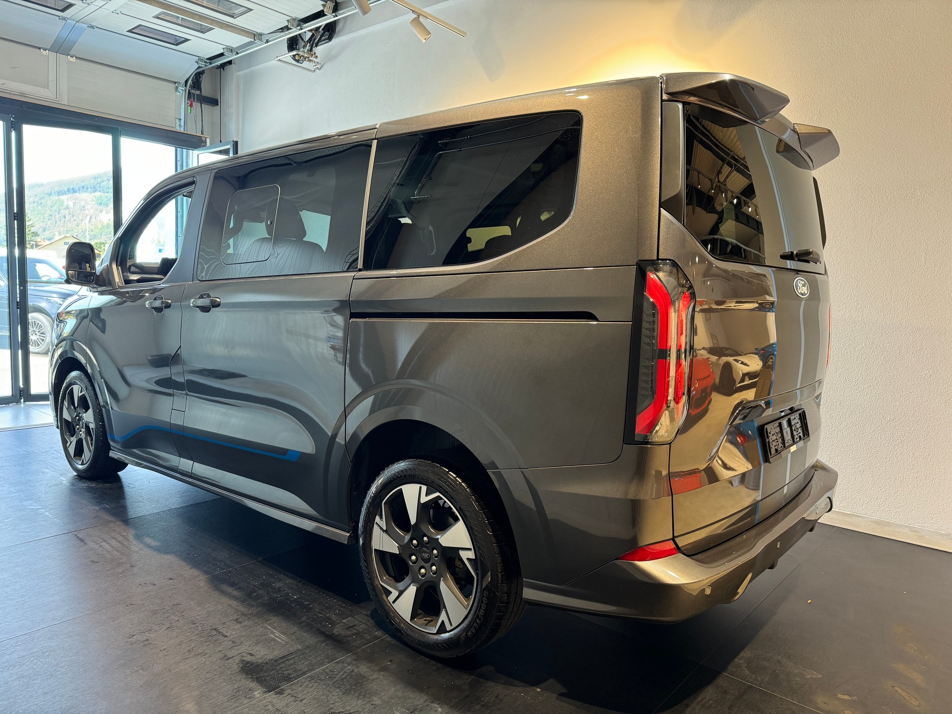 FORD Tourneo Bus 320 L1 SPORT 170PS Automat MAGNETIC GREY 🧑🧑🧒🧒🚌-image-5