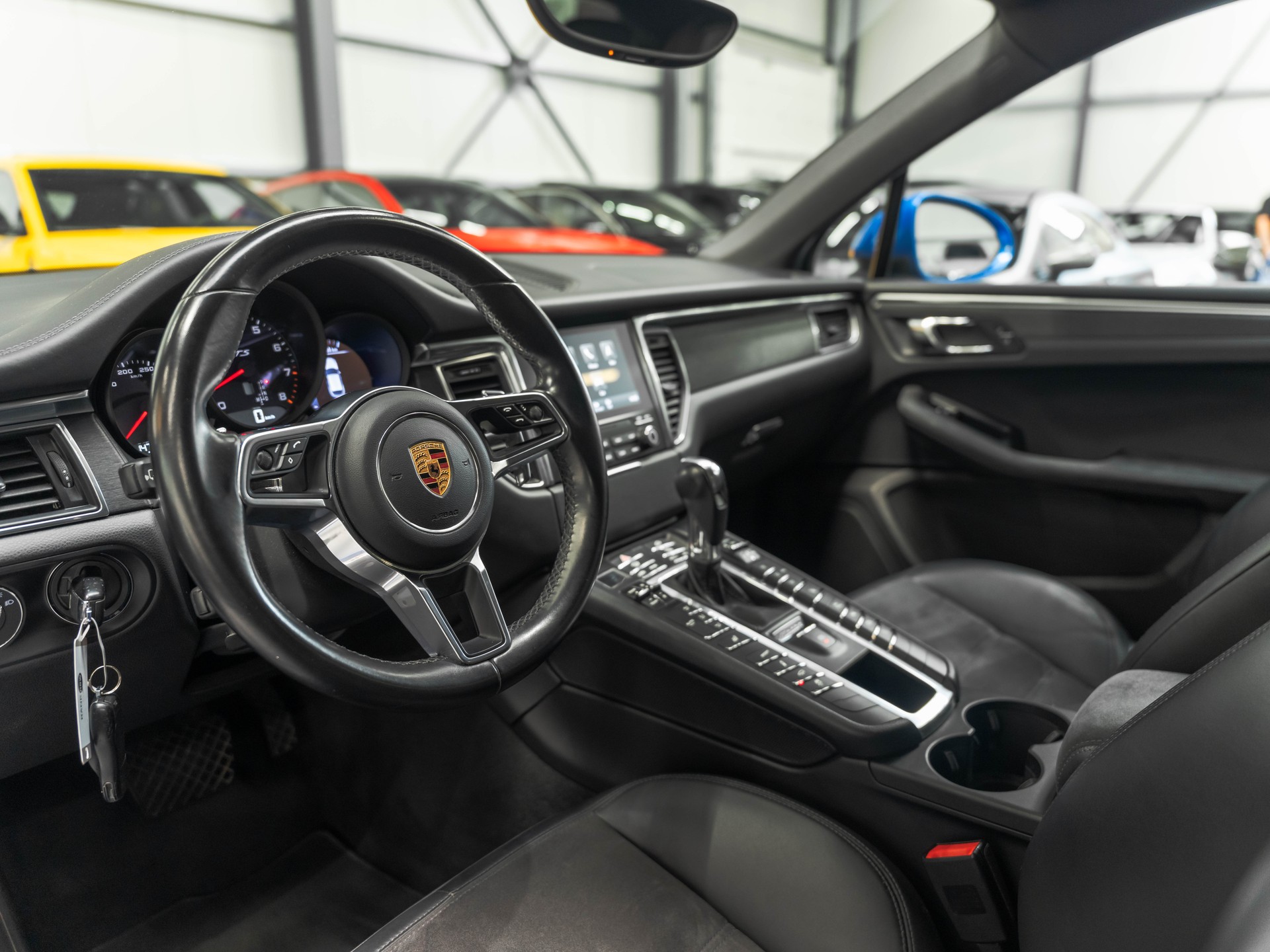 PORSCHE Macan GTS PDK-image-7