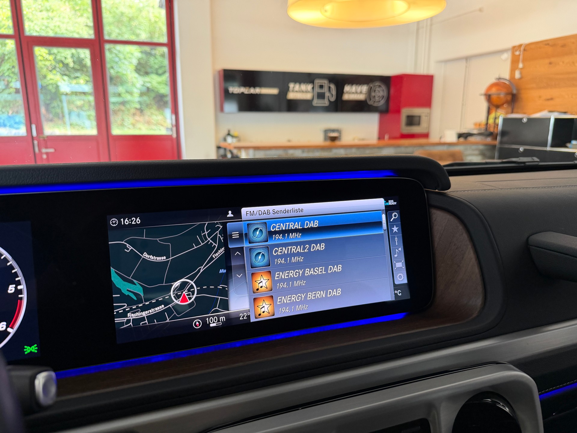 MERCEDES-BENZ G 400 d 9G-Tronic-image-21