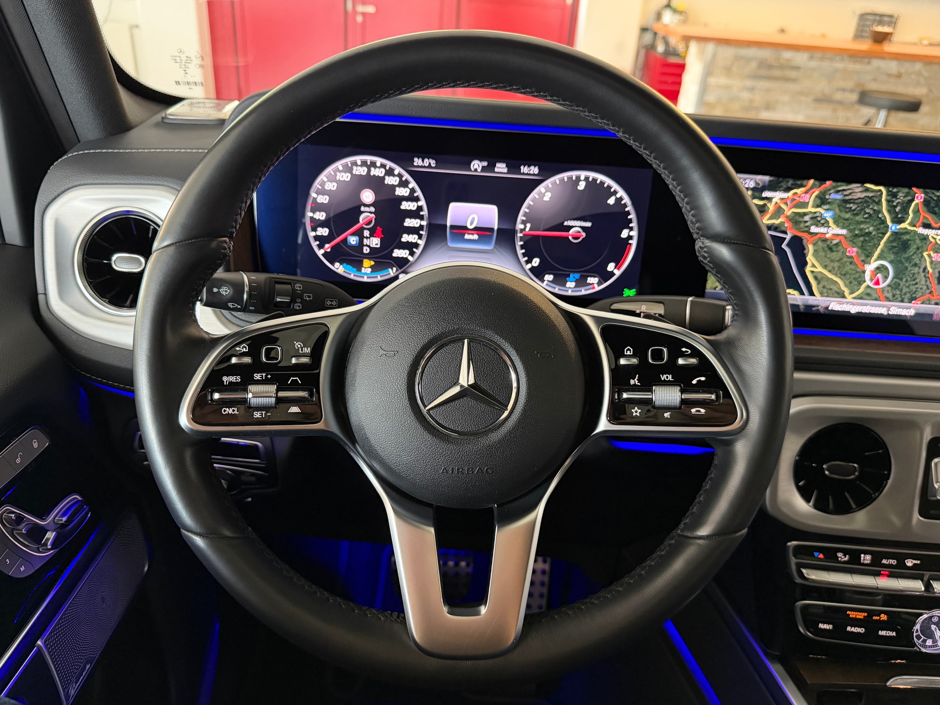 MERCEDES-BENZ G 400 d 9G-Tronic-image-16