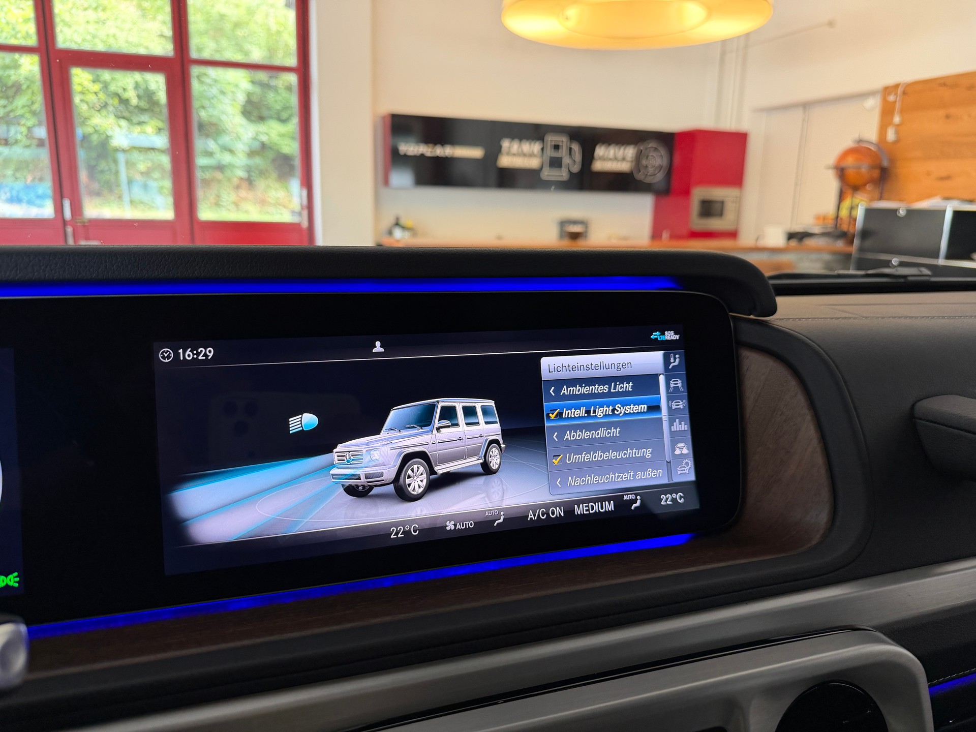 MERCEDES-BENZ G 400 d 9G-Tronic-image-27