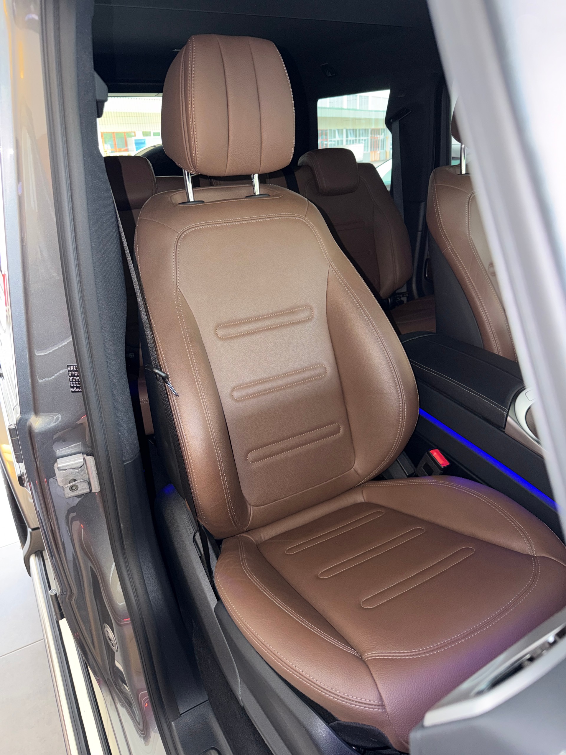 MERCEDES-BENZ G 400 d 9G-Tronic-image-15