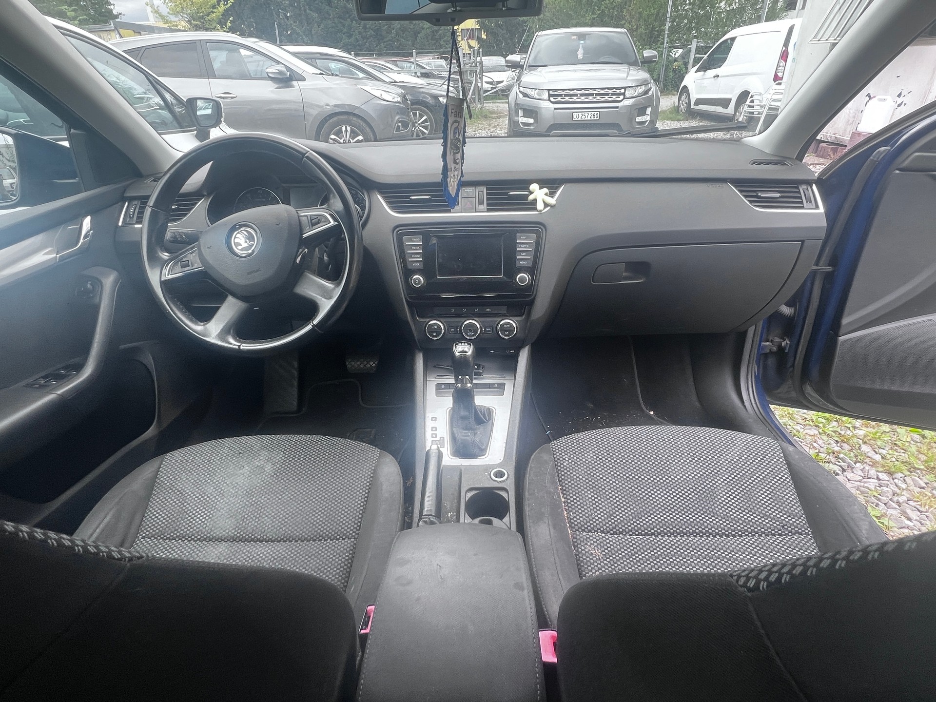 SKODA Octavia Combi 1.8 TSI L&K 4x4 DSG-image-5