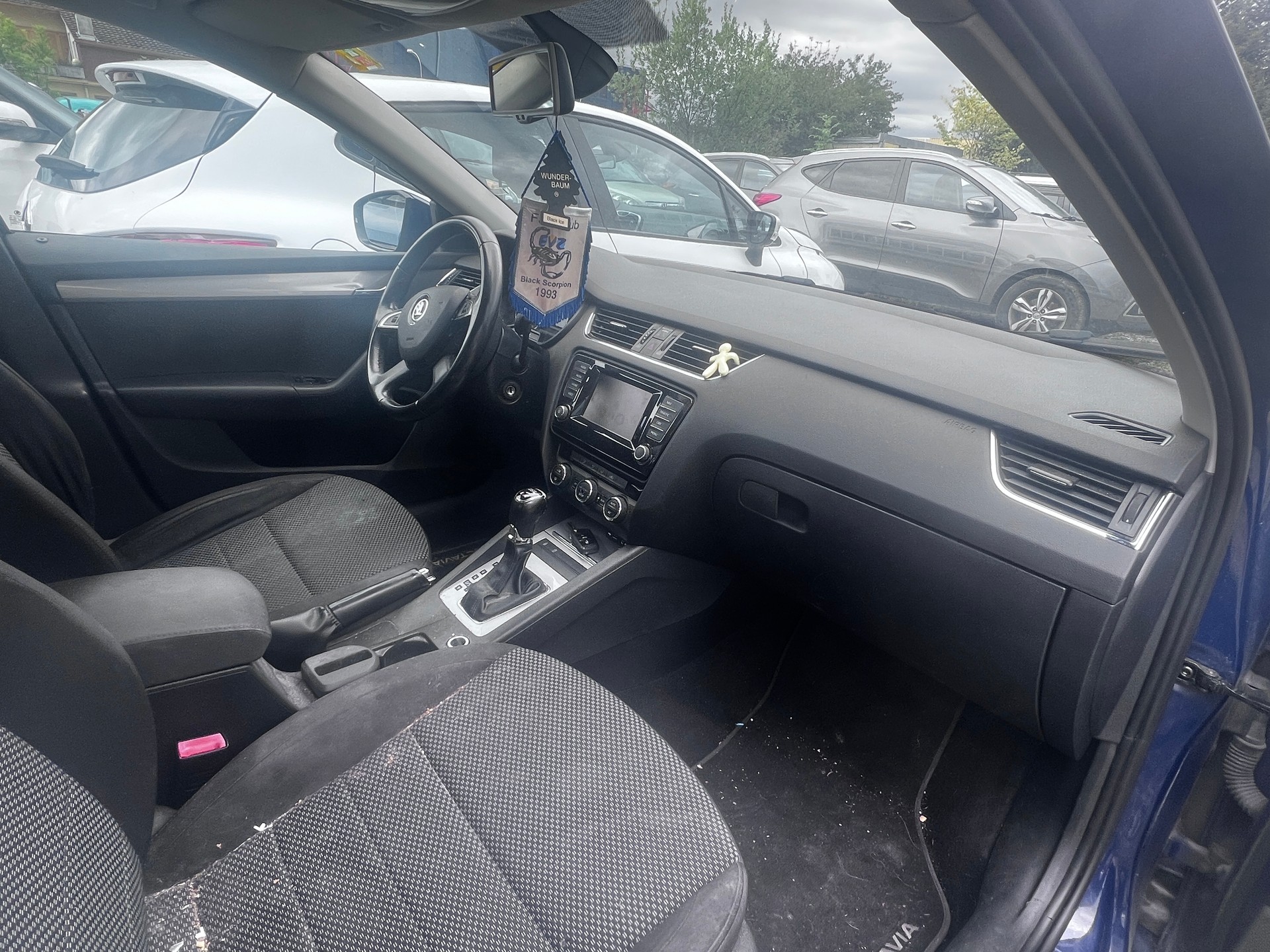 SKODA Octavia Combi 1.8 TSI L&K 4x4 DSG-image-6