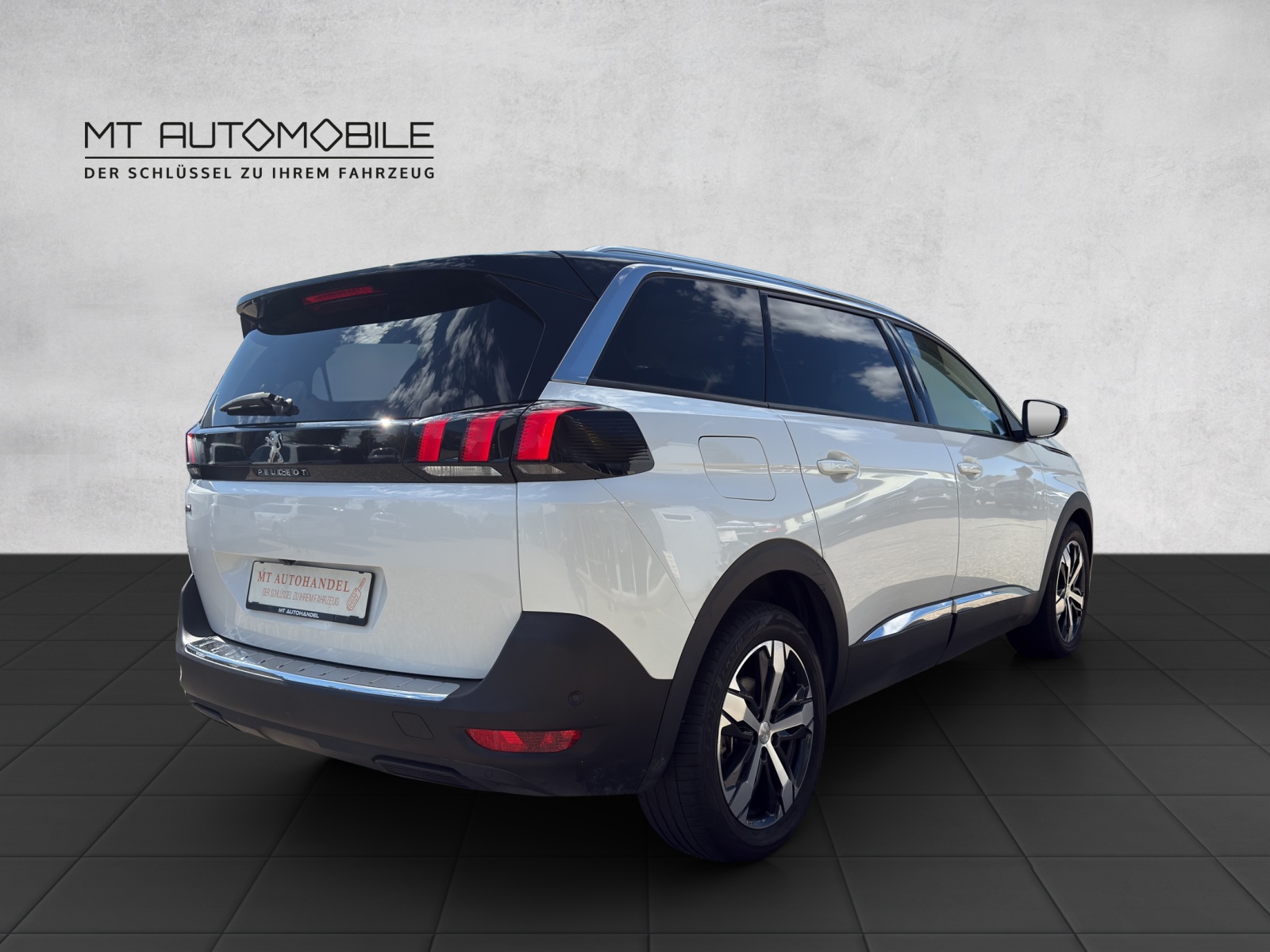 PEUGEOT 5008 1.6 THP Allure EAT-image-5