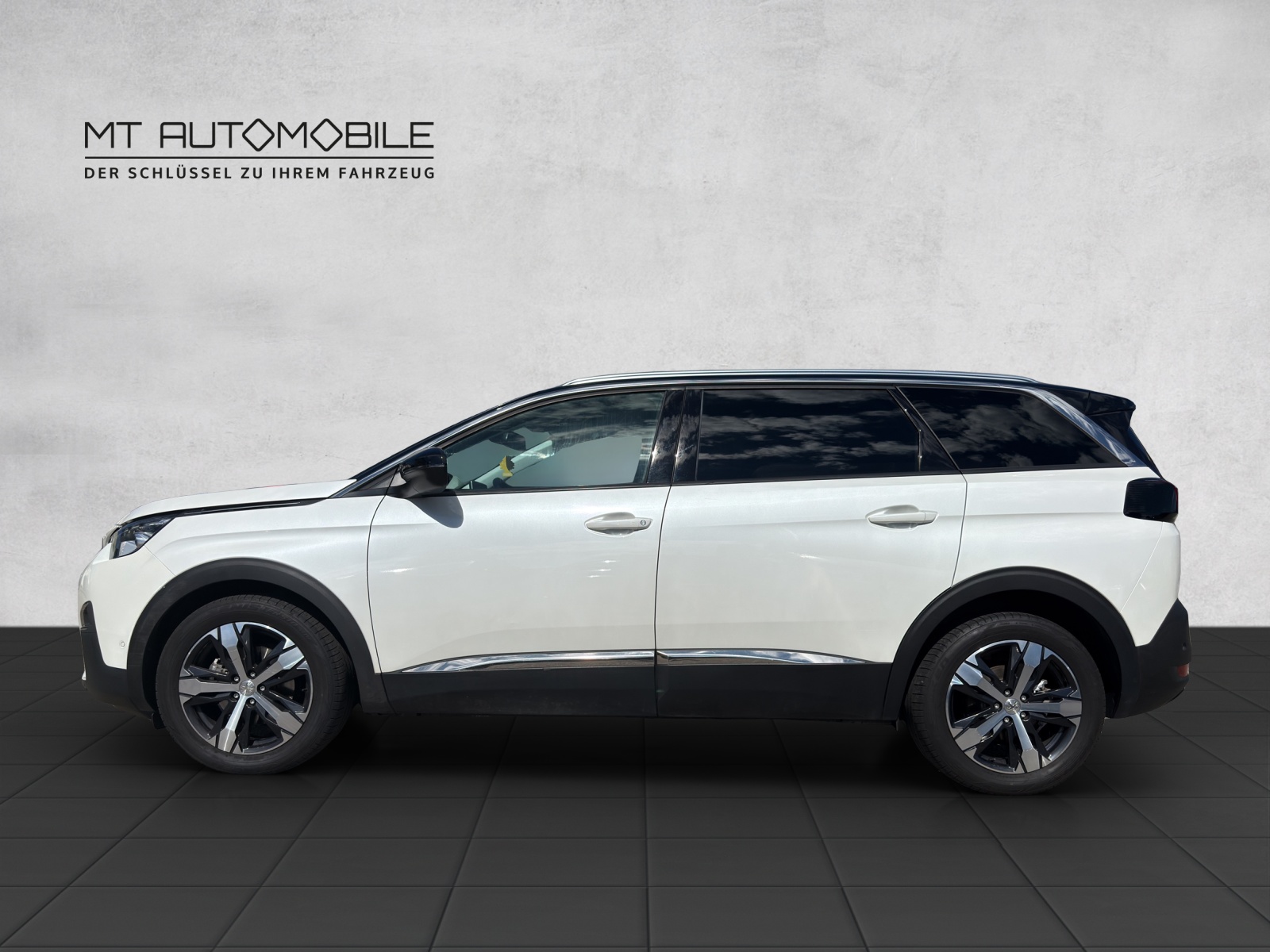 PEUGEOT 5008 1.6 THP Allure EAT-image-1