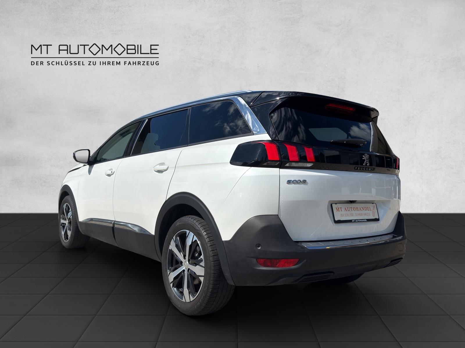 PEUGEOT 5008 1.6 THP Allure EAT-image-3