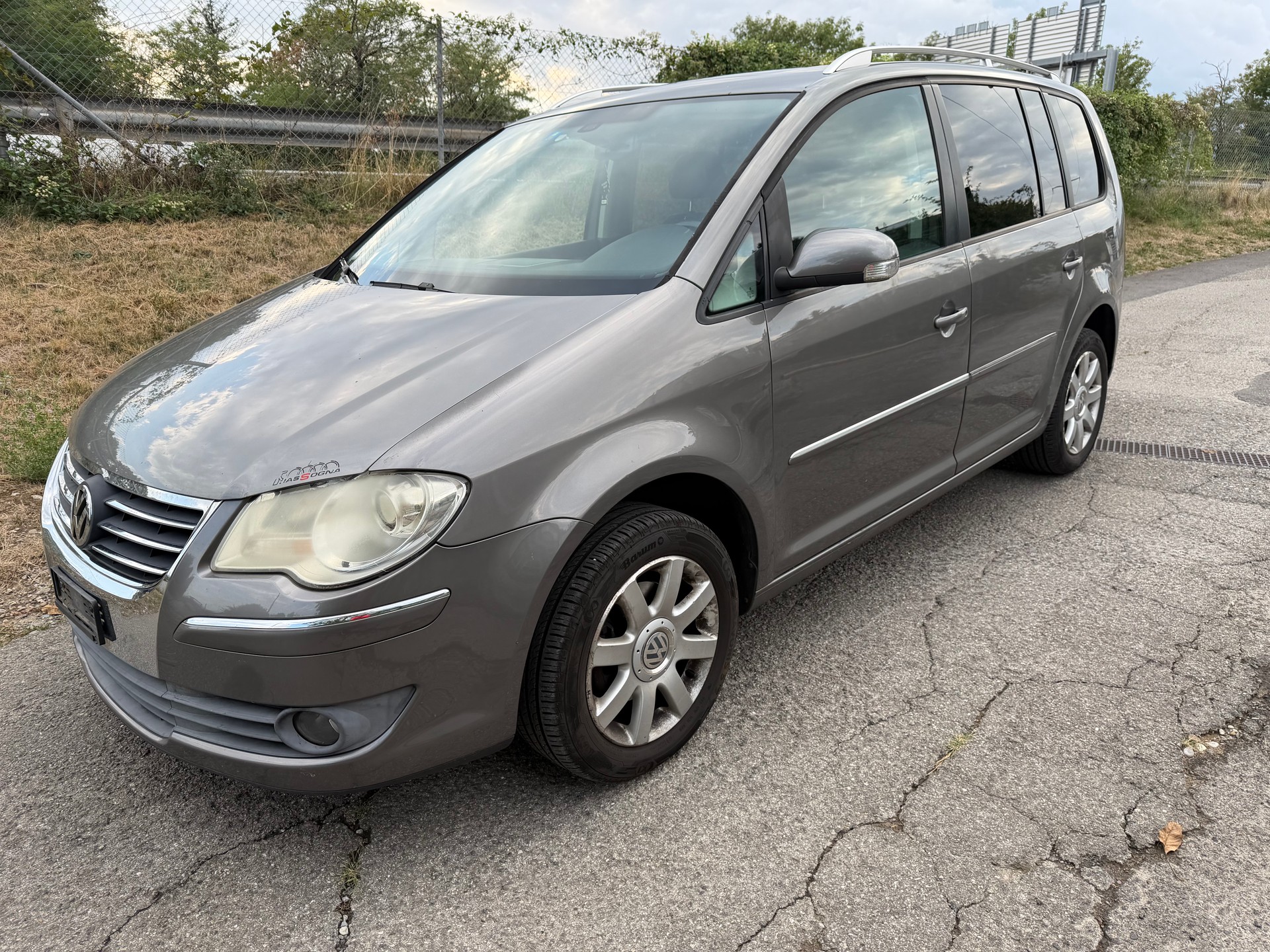VW Touran 2.0 TDI Trendline-image-1