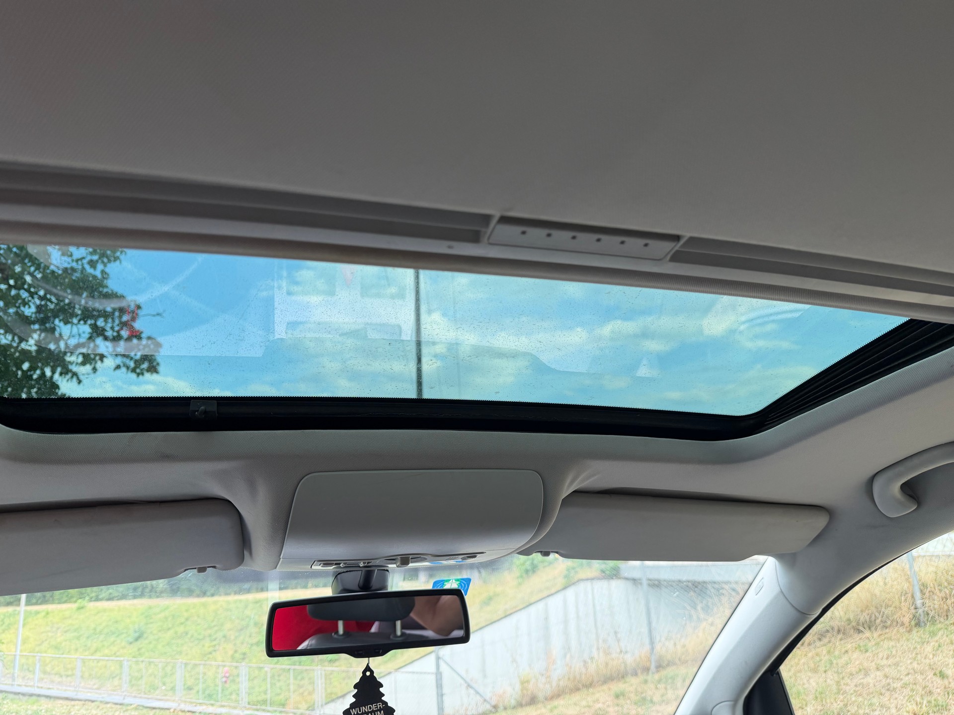 VW Touran 2.0 TDI Trendline-image-9