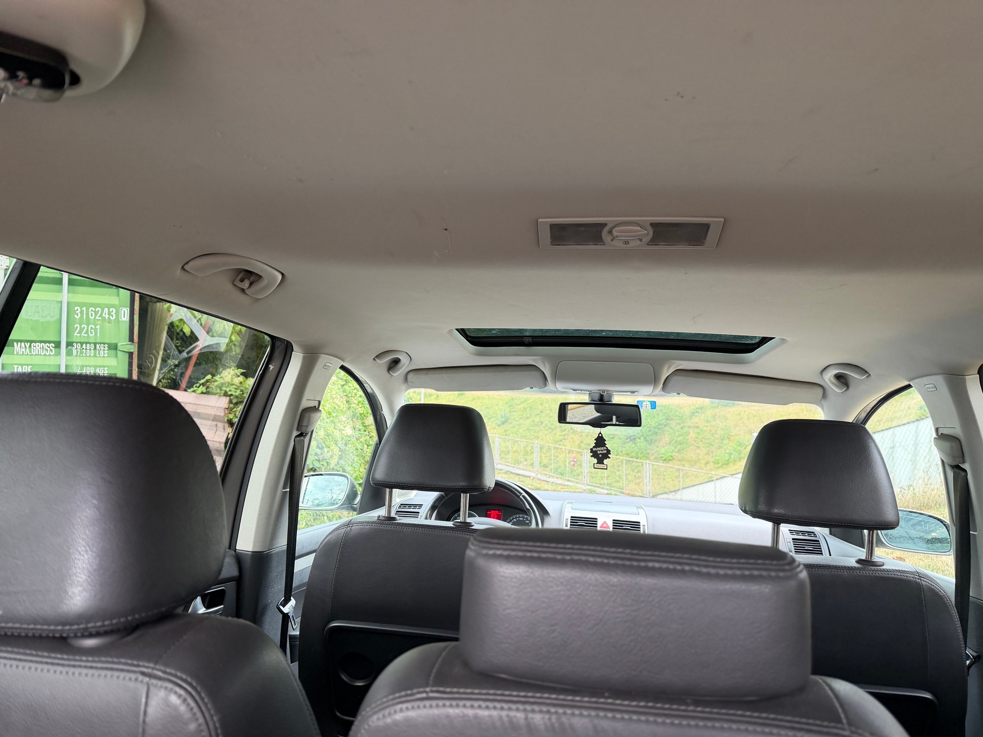 VW Touran 2.0 TDI Trendline-image-7
