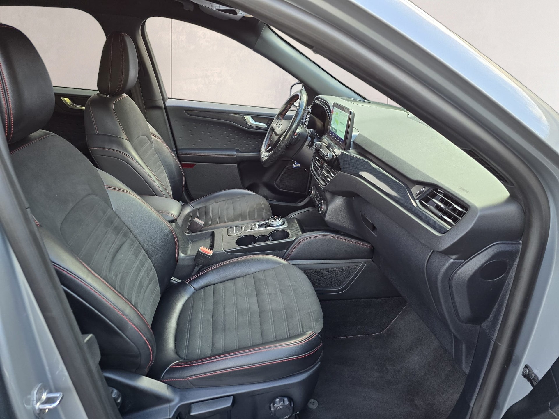 FORD Kuga 2.0 TDCi EcoBlue ST-Line 4WD Automat-image-17