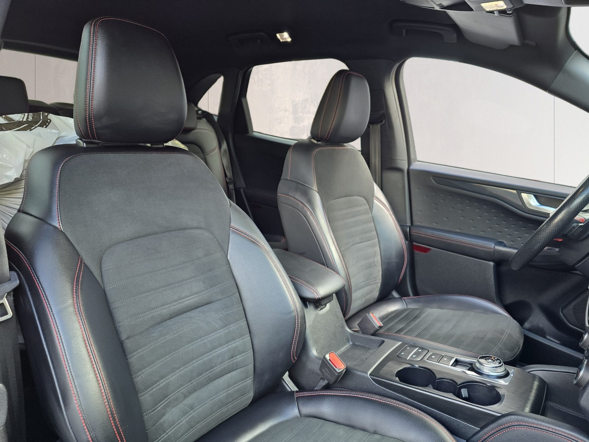 FORD Kuga 2.0 TDCi EcoBlue ST-Line 4WD Automat-image-16