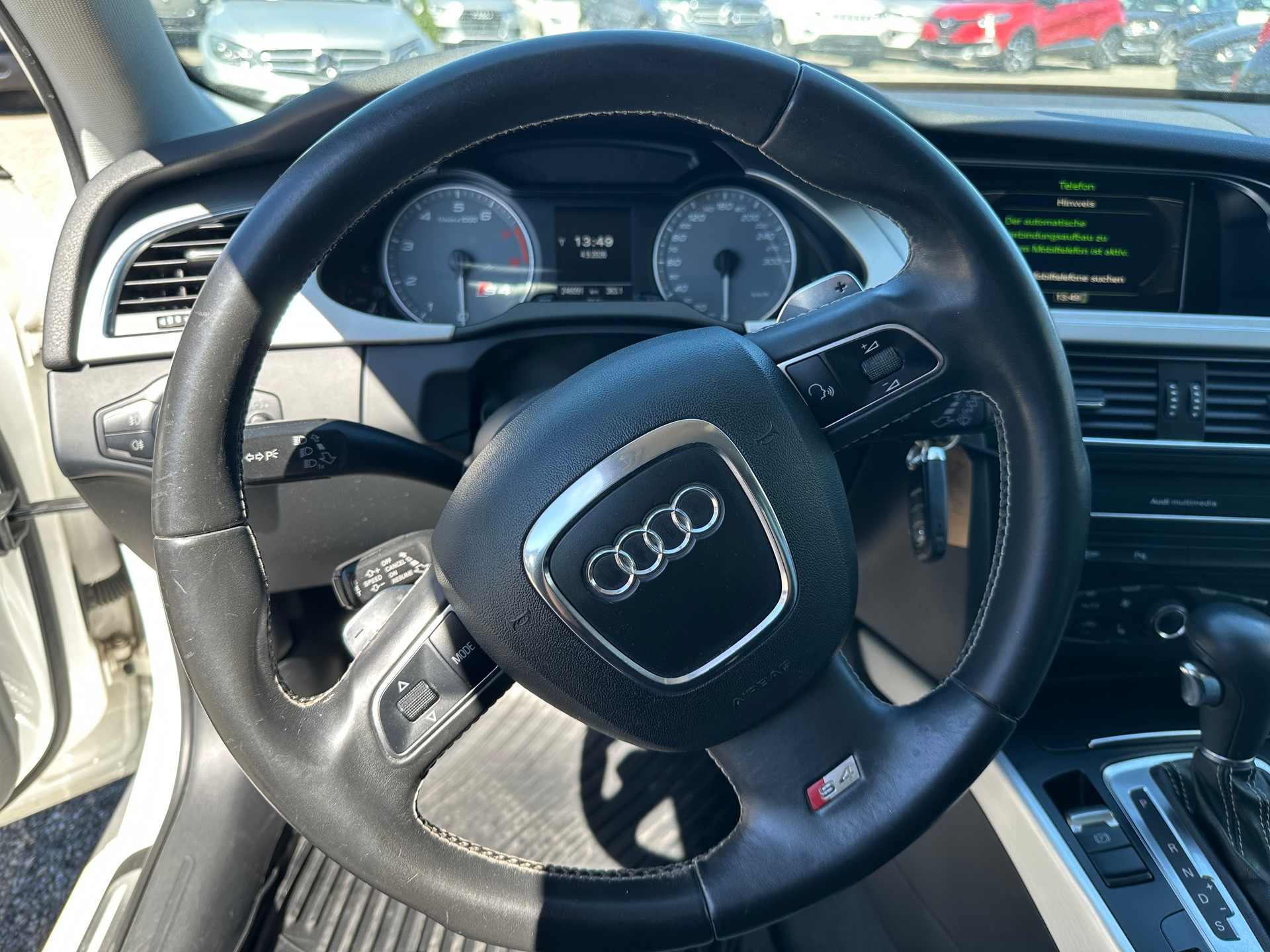 AUDI S4 Avant 3.0 TFSI quattro S-tronic-image-11