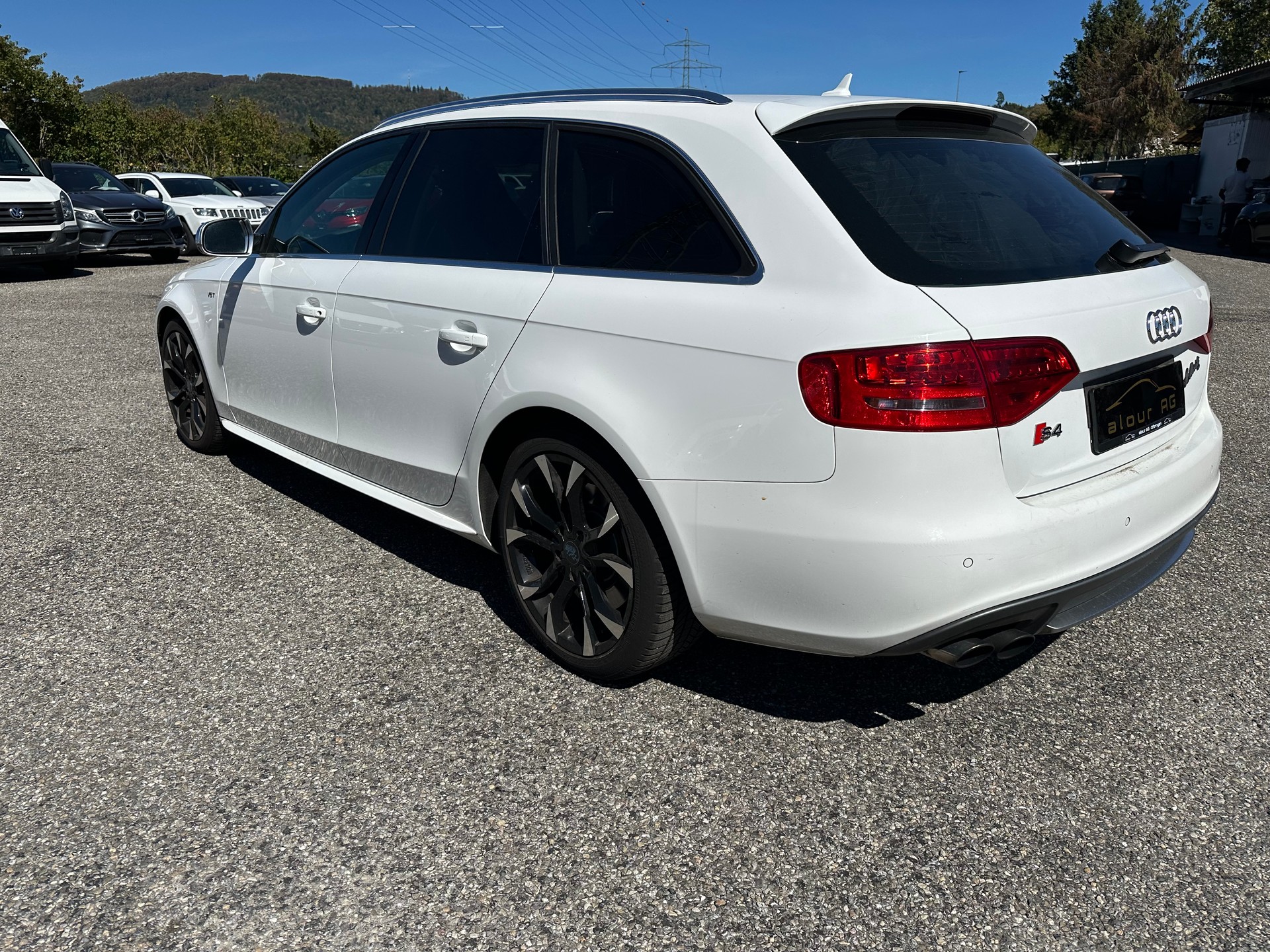 AUDI S4 Avant 3.0 TFSI quattro S-tronic-image-2