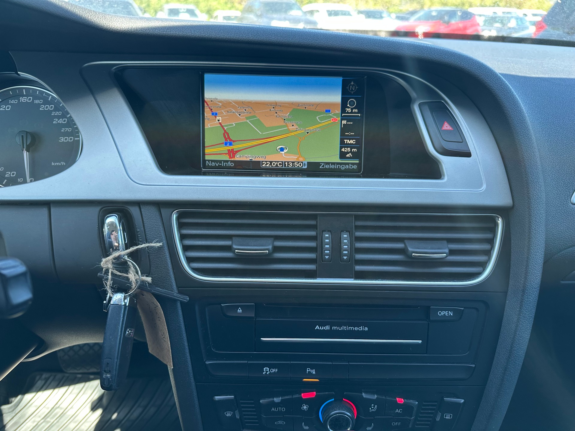 AUDI S4 Avant 3.0 TFSI quattro S-tronic-image-12