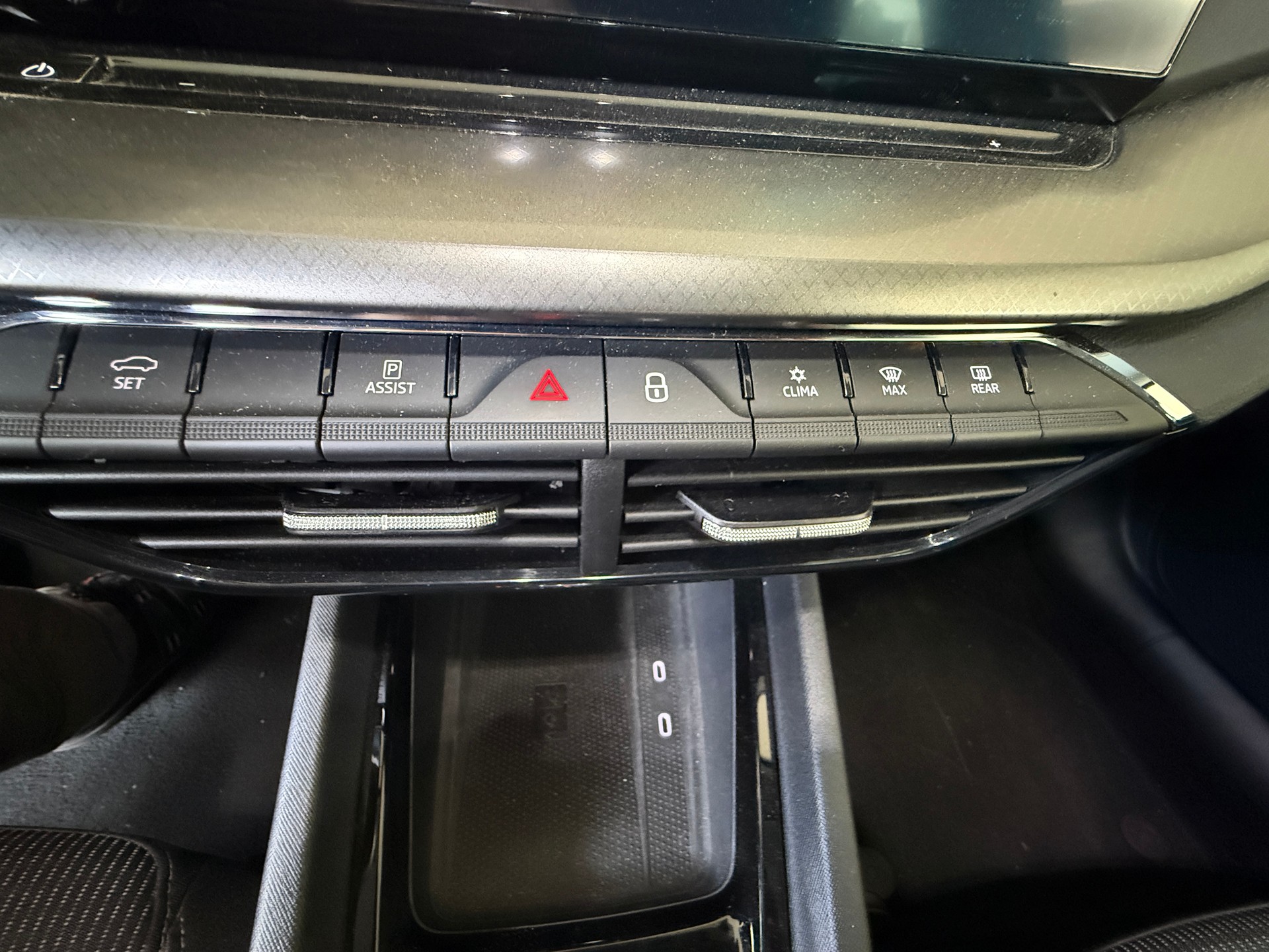 SKODA 2.0 TSI Ambition 4x4 DSG-image-8