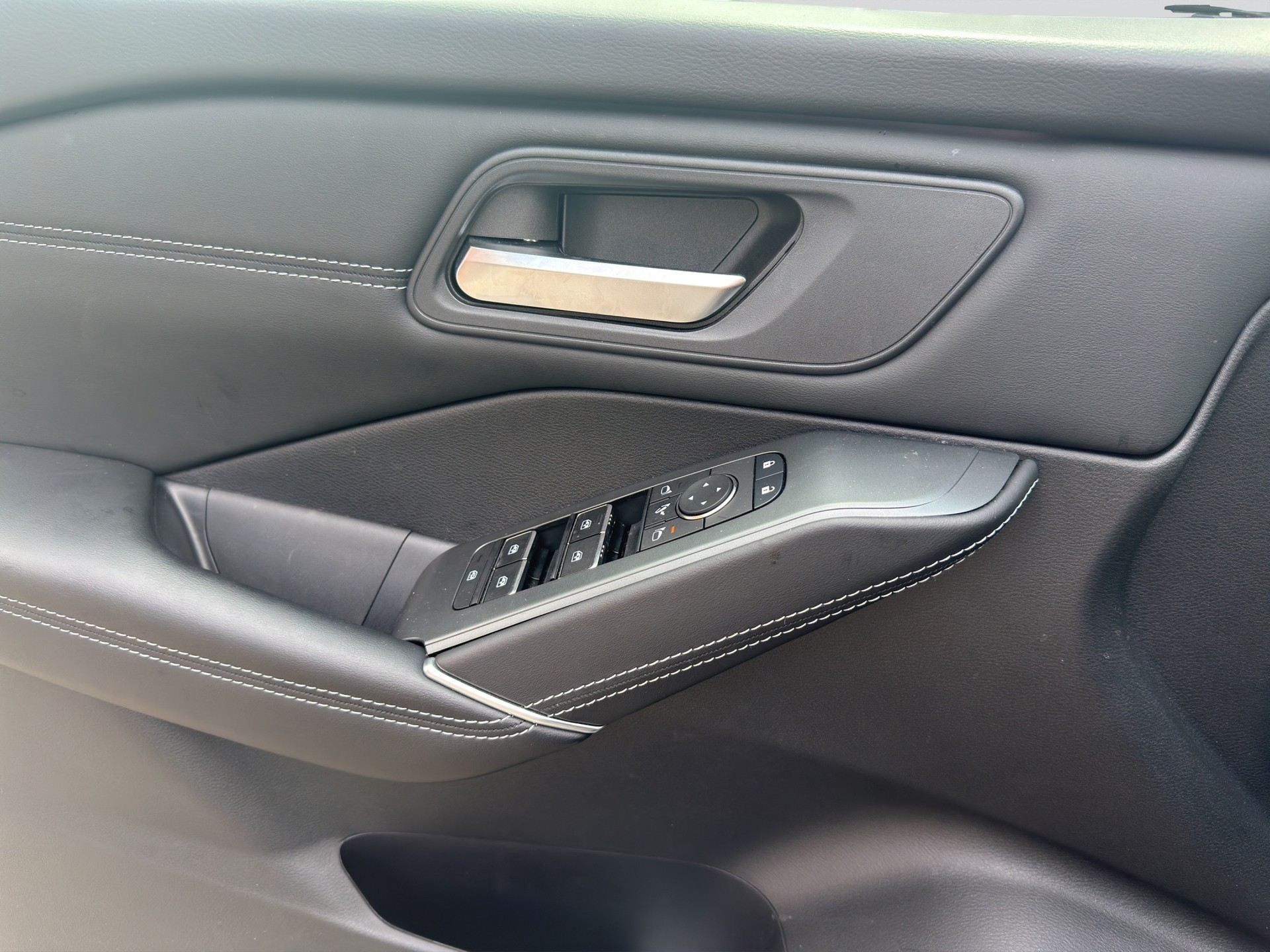 NISSAN Qashqai 1.3 DIG-T MHEV N-Connecta-image-9