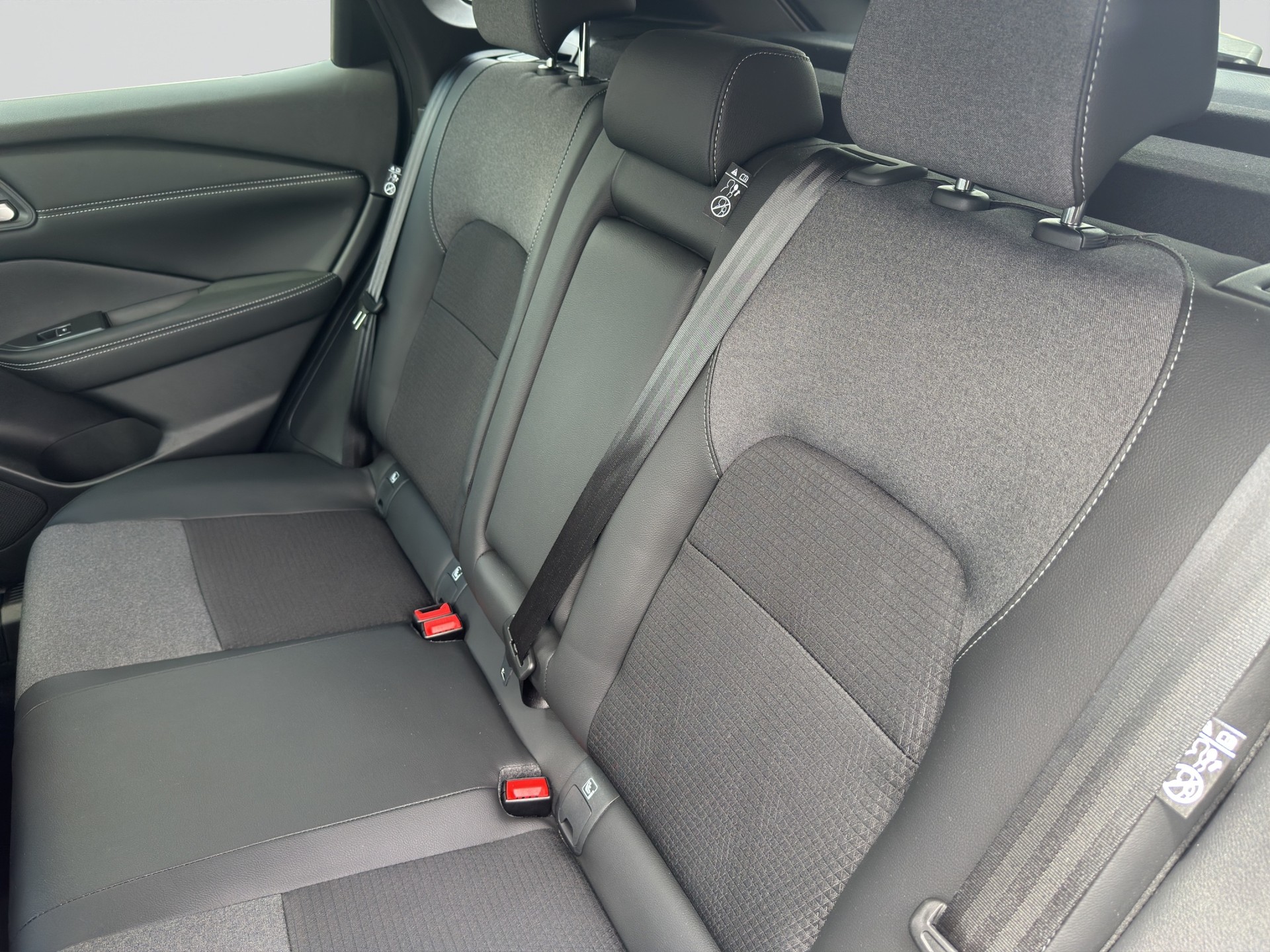 NISSAN Qashqai 1.3 DIG-T MHEV N-Connecta-image-8