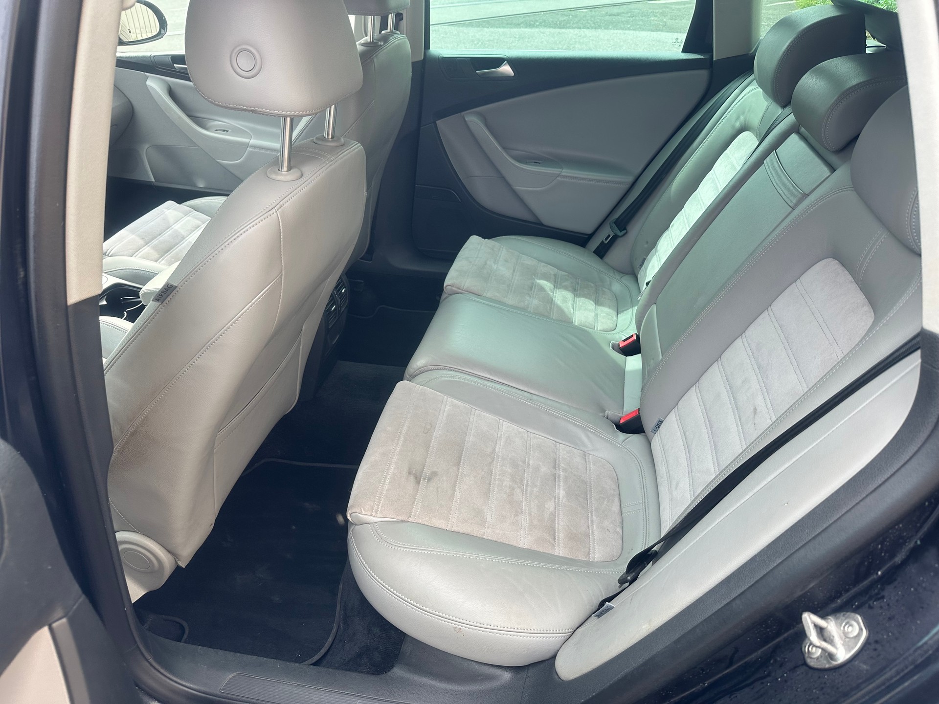VW Passat Variant 2.0 TDI Comfortline 4Motion DSG-image-12