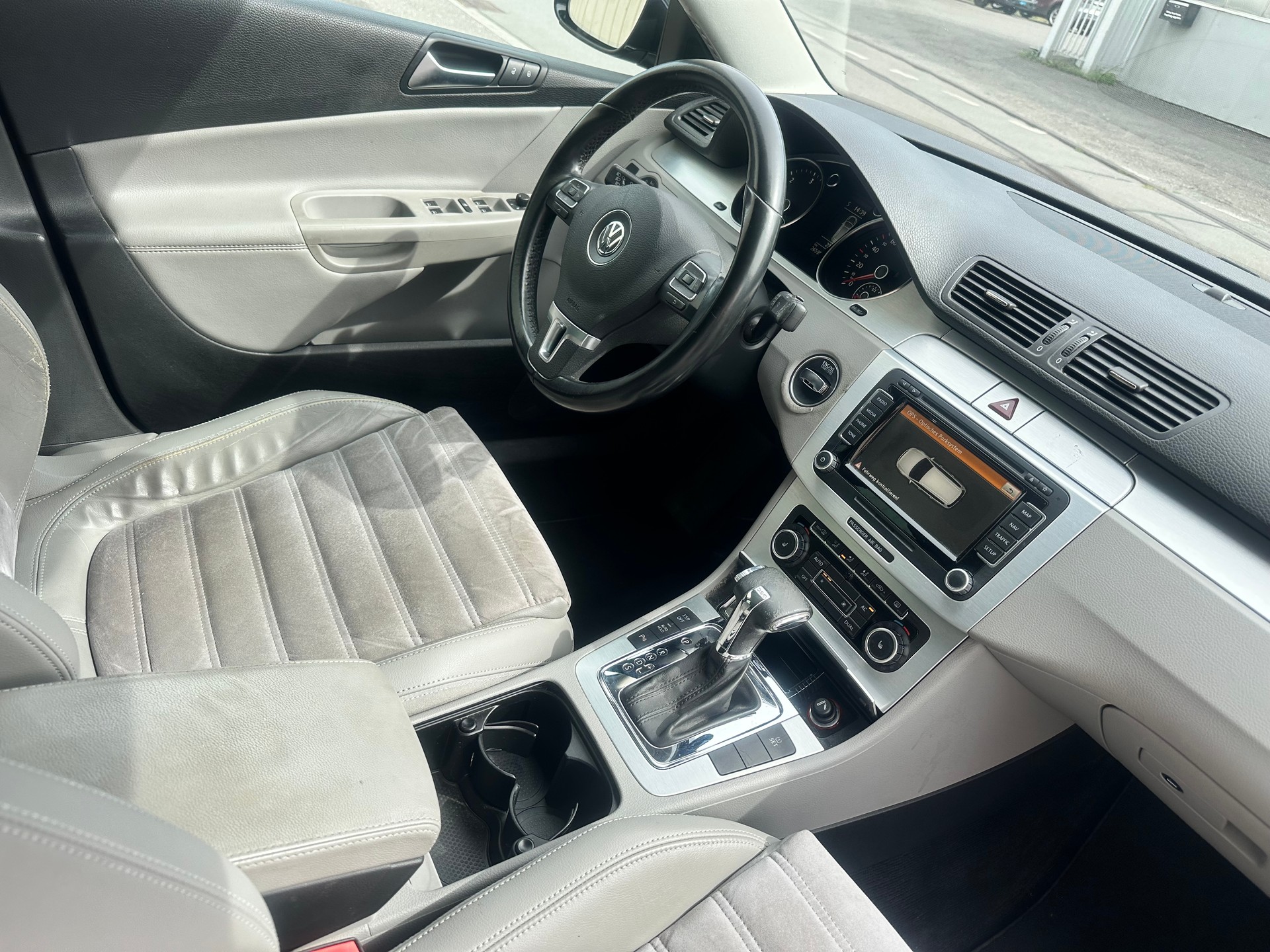 VW Passat Variant 2.0 TDI Comfortline 4Motion DSG-image-14