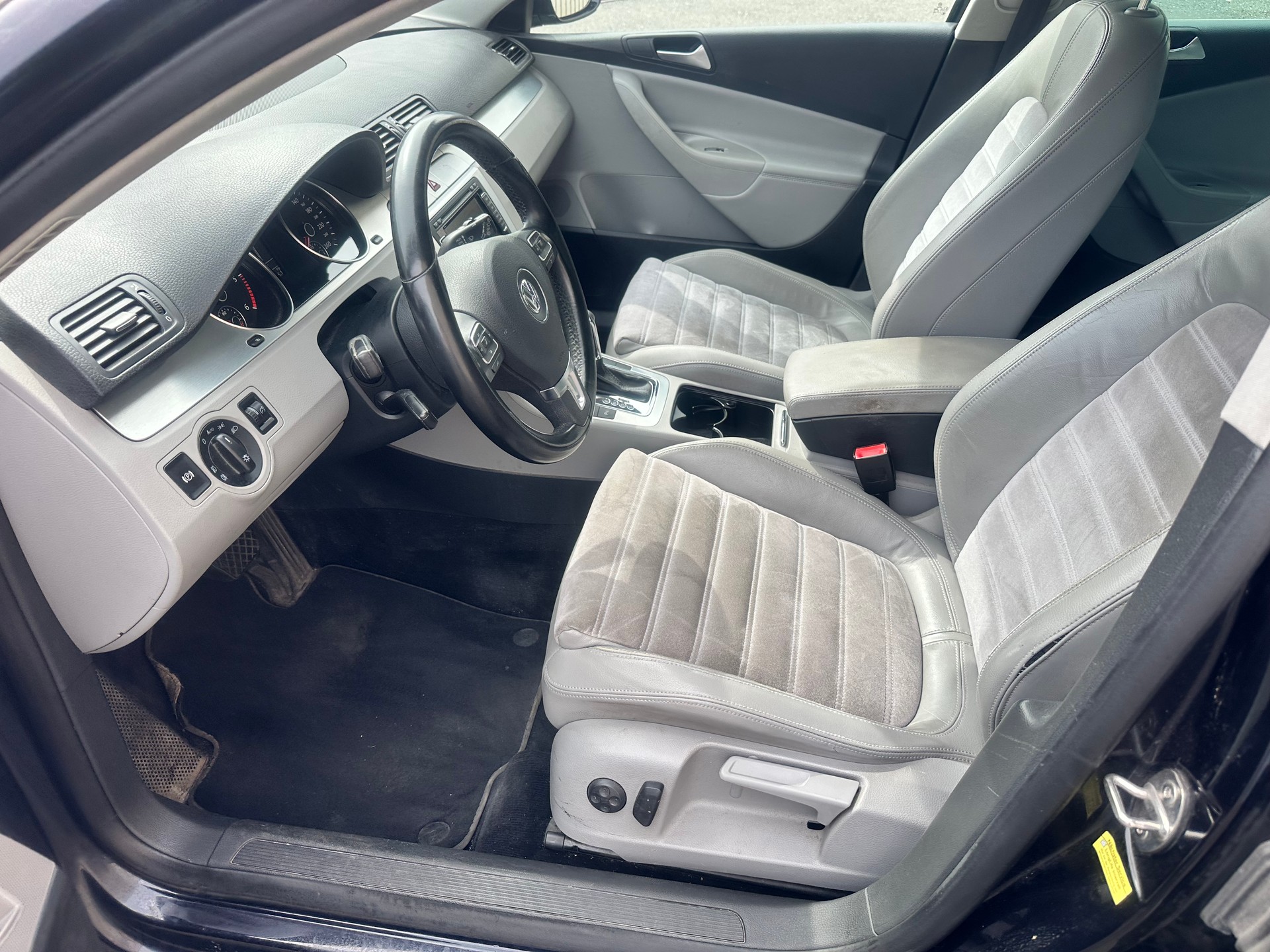 VW Passat Variant 2.0 TDI Comfortline 4Motion DSG-image-11