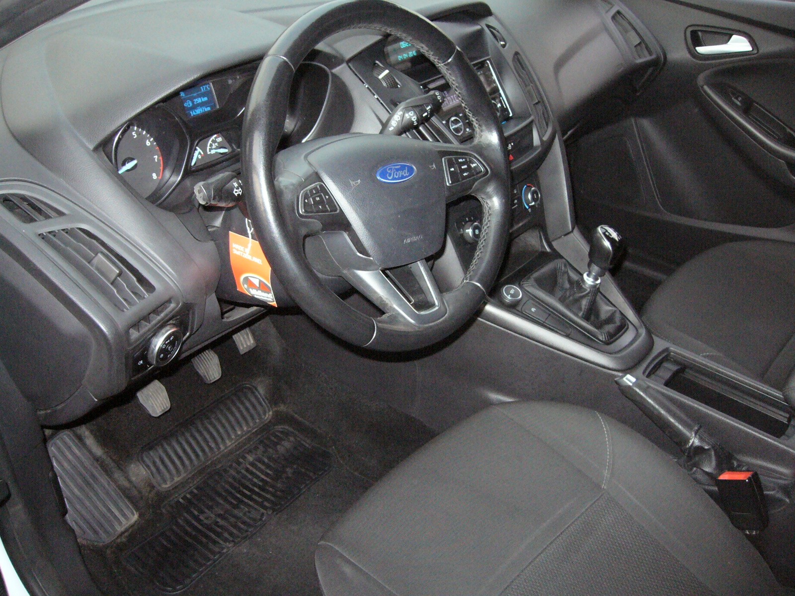 FORD Focus 1.0 SCTi Trend-image-4