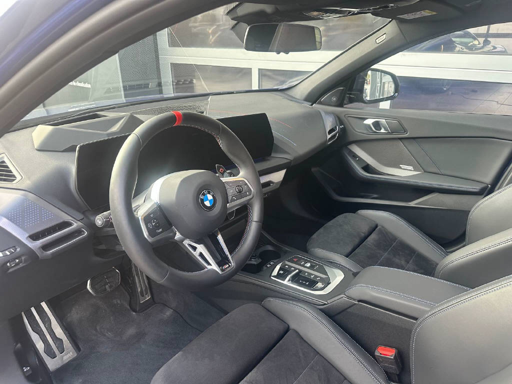BMW M135i xDrive (CH)-image-6