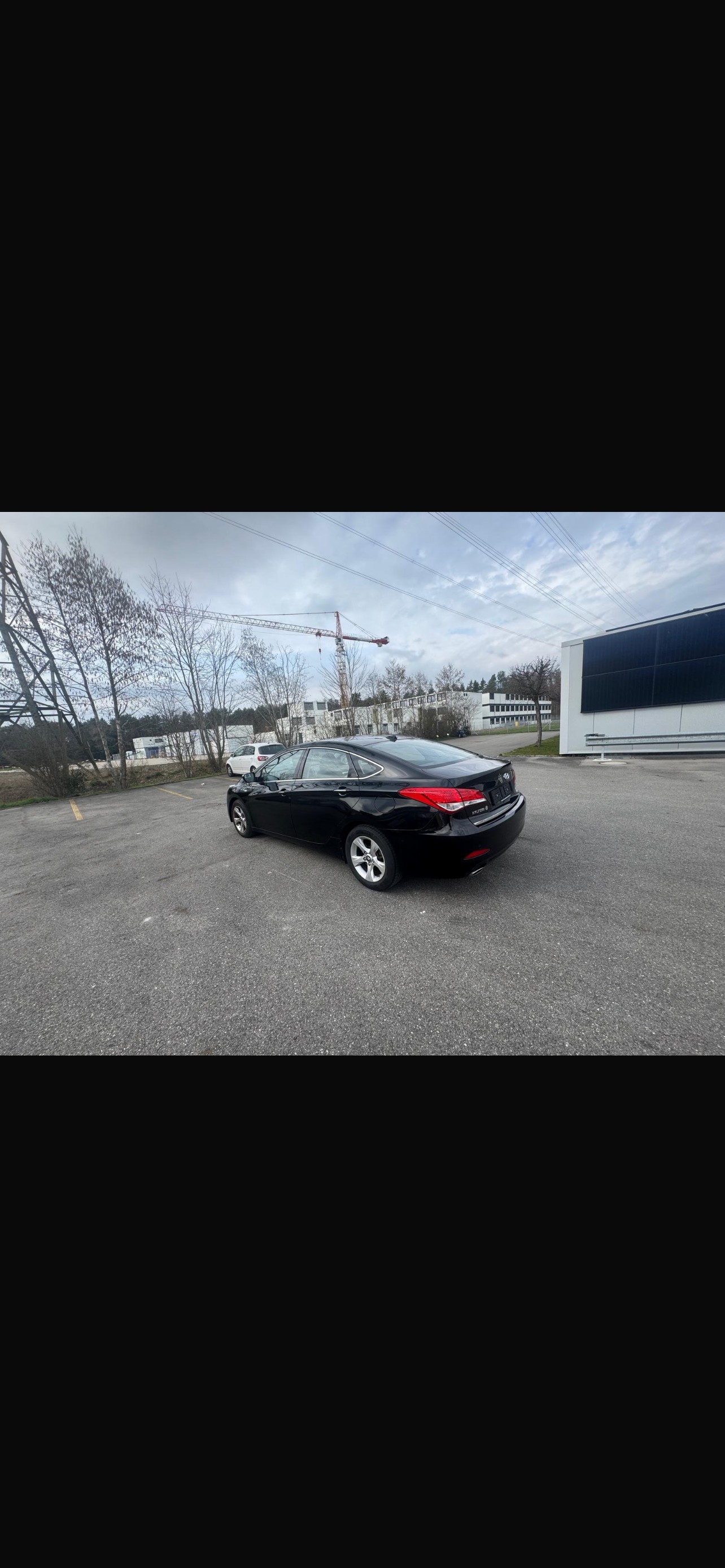 HYUNDAI i40-image-1