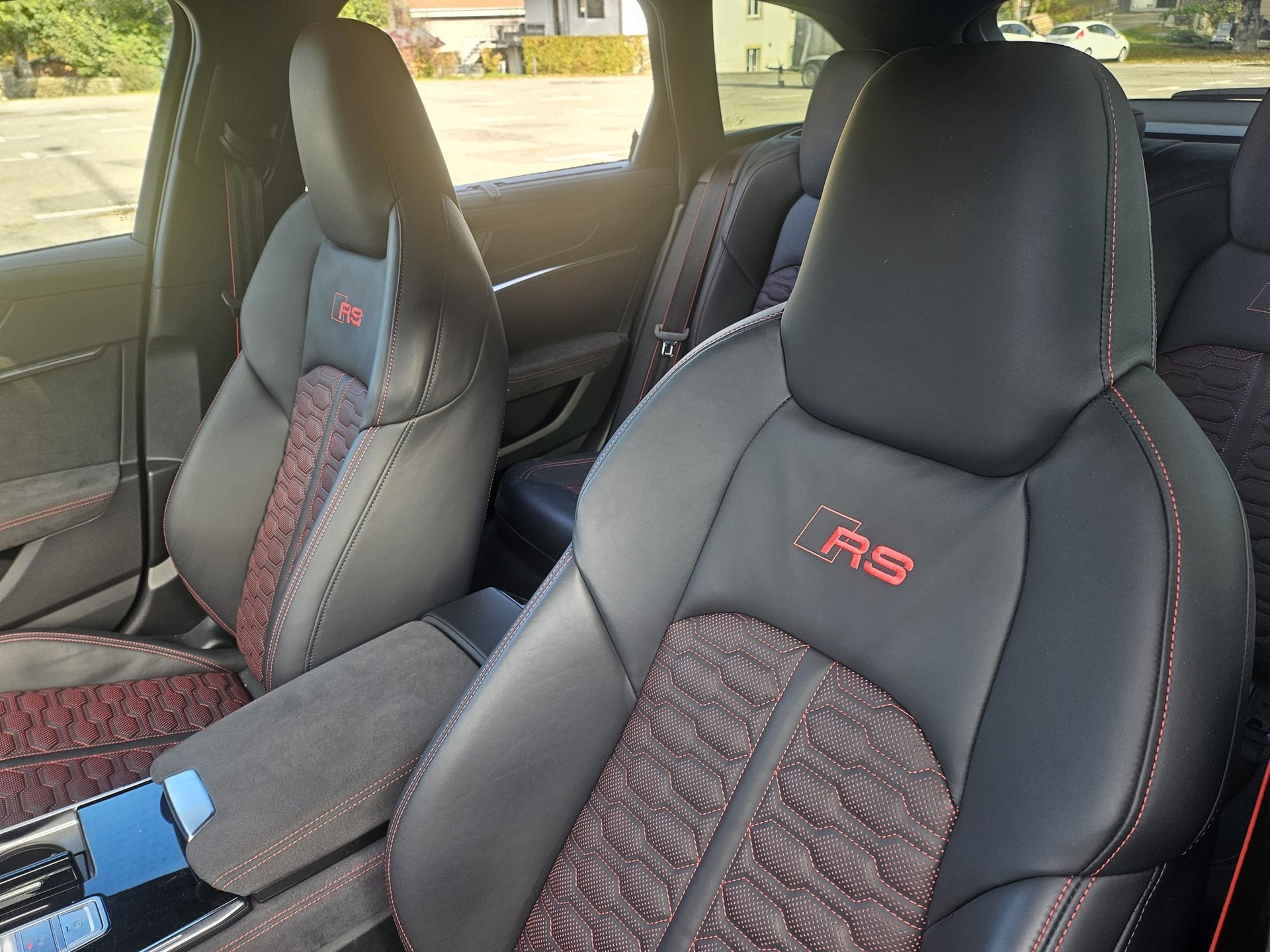 AUDI RS6 Avant 4.0 TFSI V8 Performance quattro-image-10
